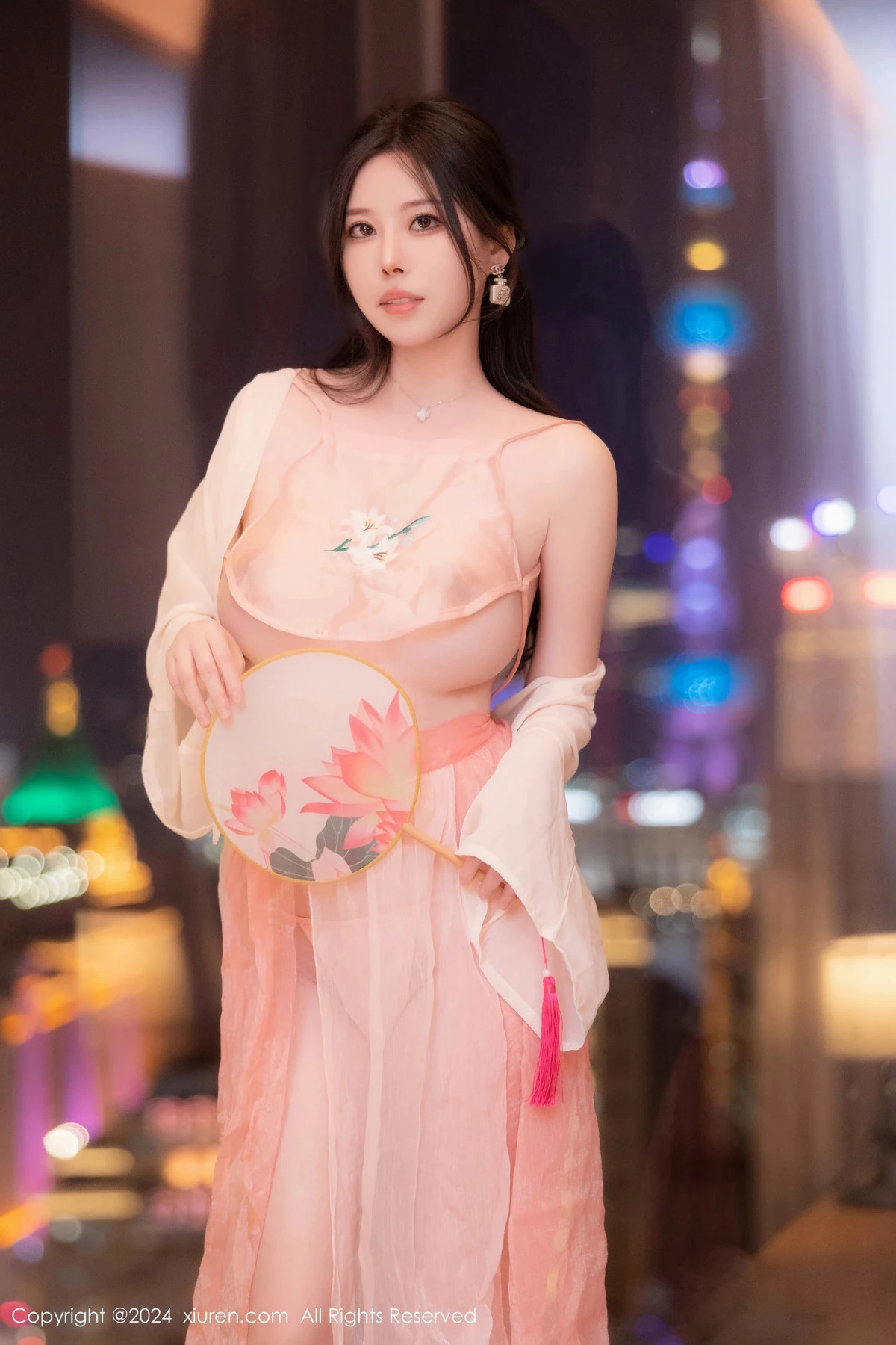 [XiuRen]高清写真图 2024.05.08 No.8503 白茹雪abby 美腿性感