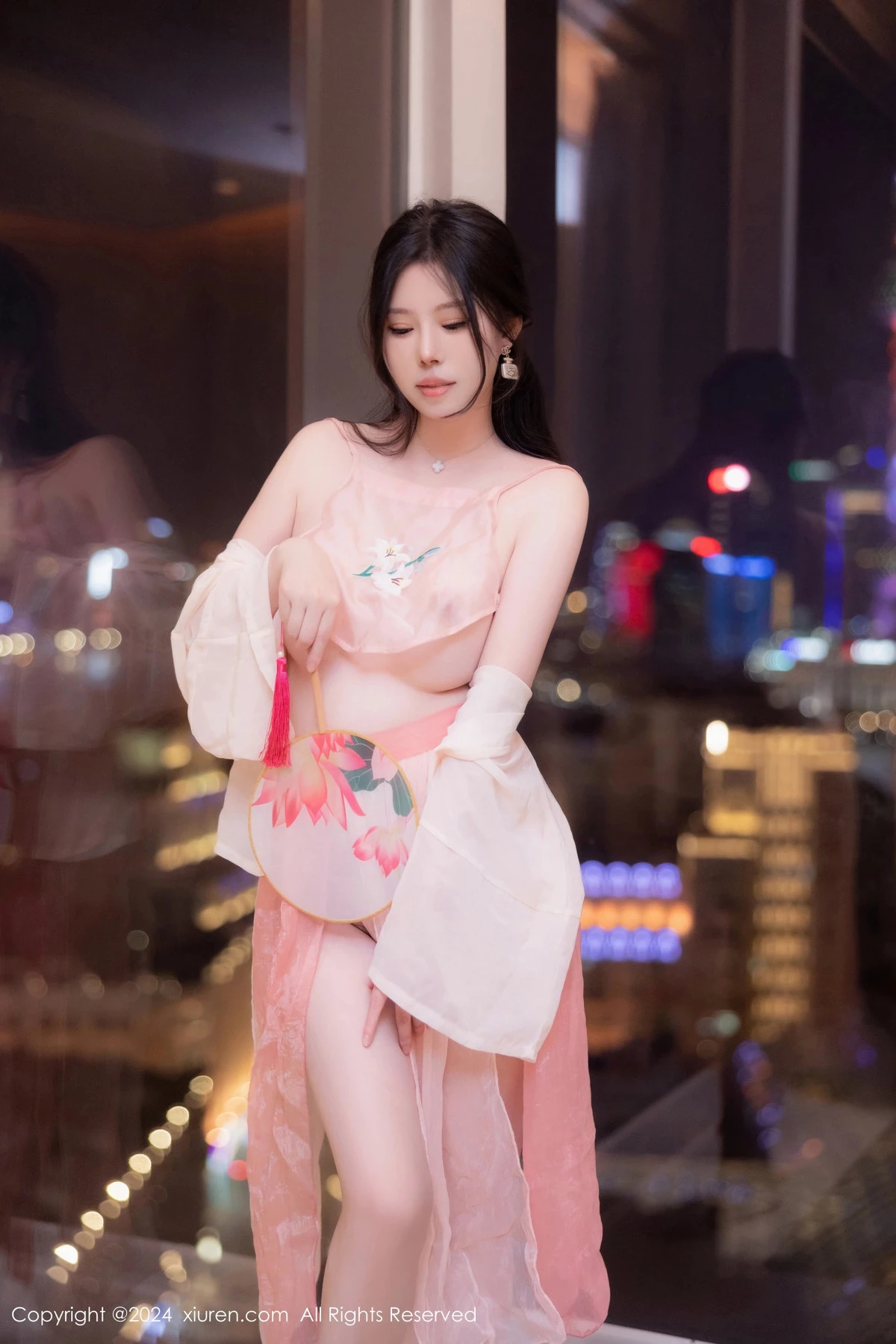 [XiuRen]高清写真图 2024.05.08 No.8503 白茹雪abby 美腿性感