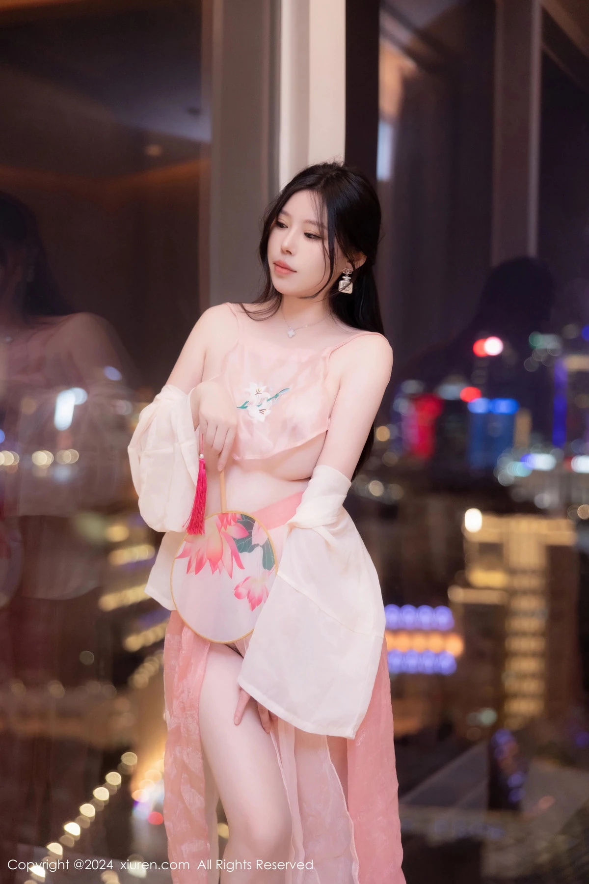 [XiuRen]高清写真图 2024.05.08 No.8503 白茹雪abby 美腿性感