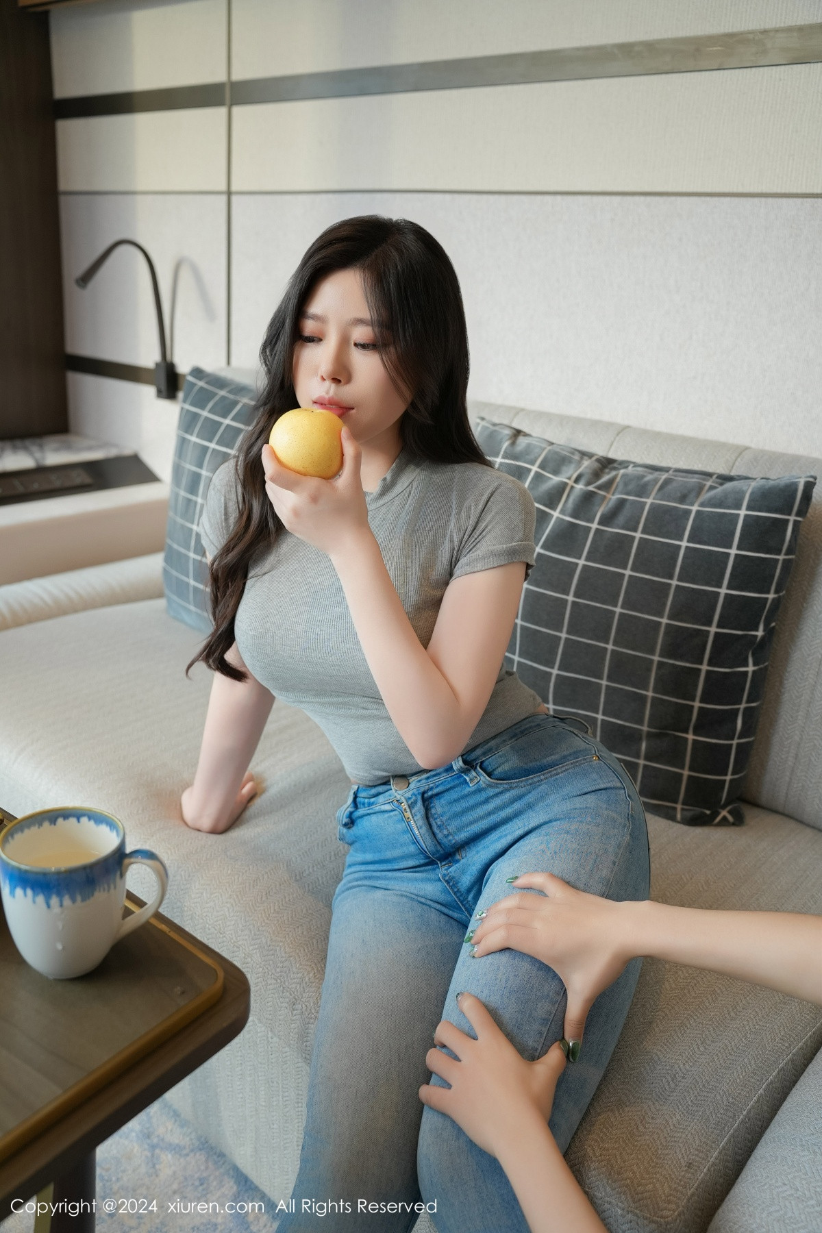 [XiuRen]高清写真图 2024.06.17 No.8711 白茹雪abby 美腿丝袜