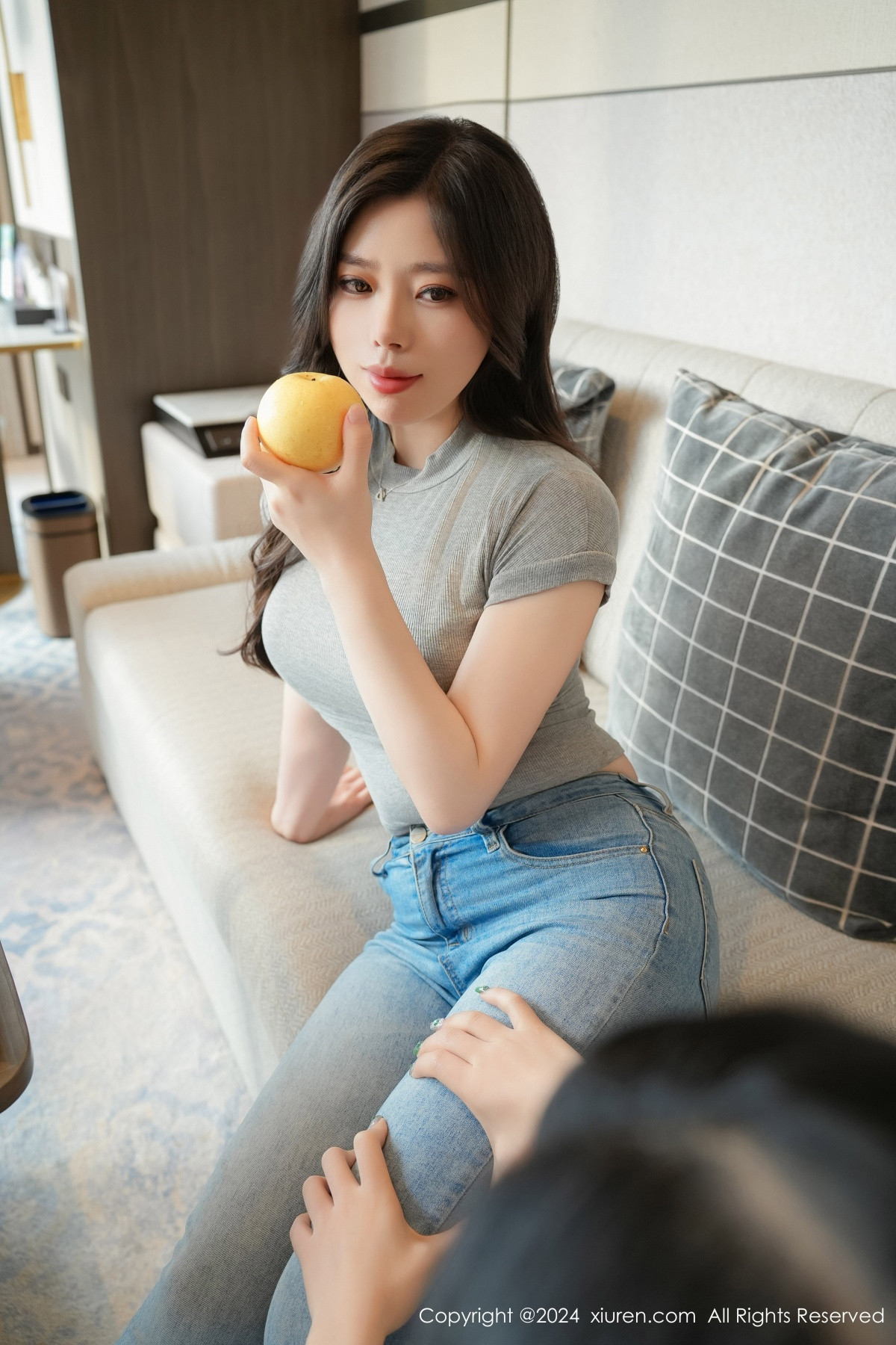 [XiuRen]高清写真图 2024.06.17 No.8711 白茹雪abby 美腿丝袜