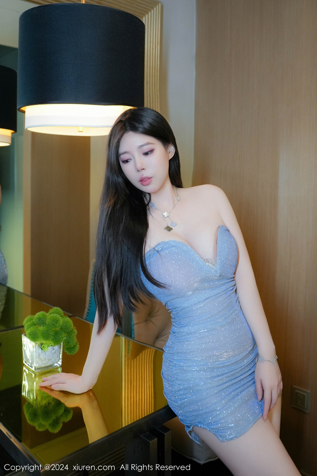 [XiuRen]高清写真图 2024.08.23 No.9060 白茹雪abby 丰腴美臀