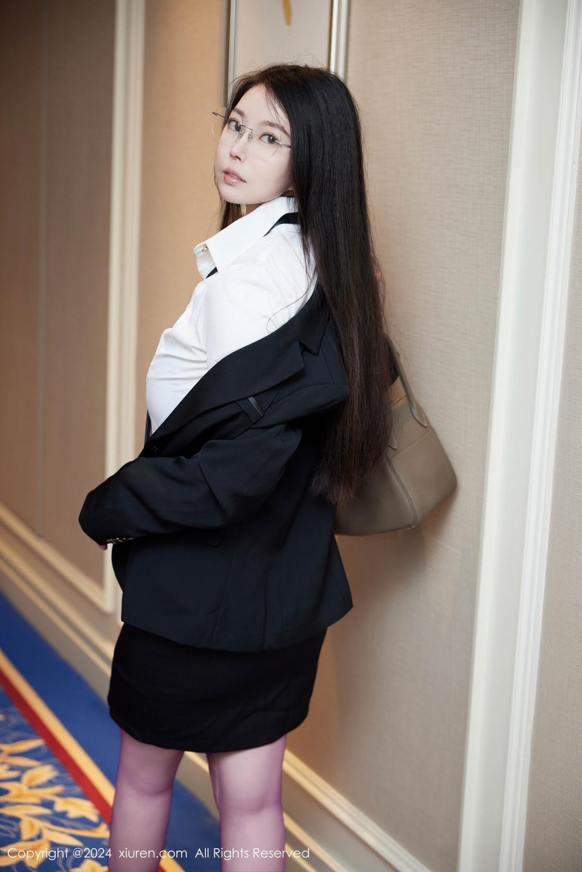 [XiuRen]高清写真图 2024.09.09 No.9131 白茹雪abby 美臀丝袜