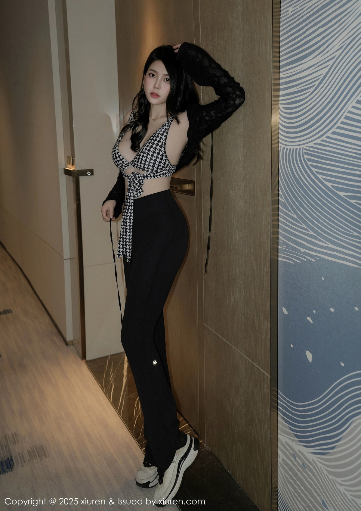 [XiuRen]高清写真图 2025.02.14 No.9883 白茹雪abby 丰腴美臀