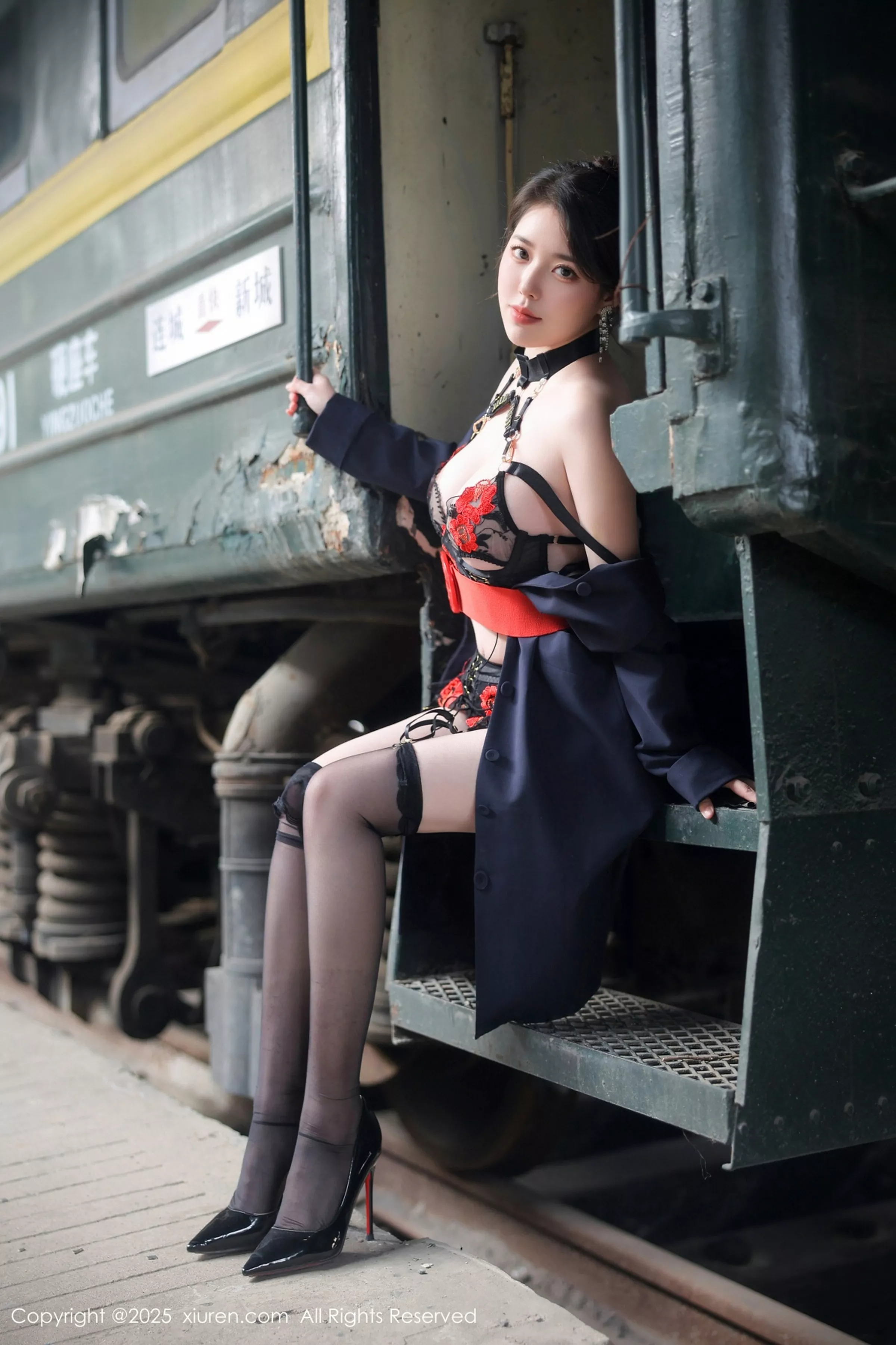 [XiuRen]高清写真图 2025.04.15 No.10155 白茹雪abby 空姐制服