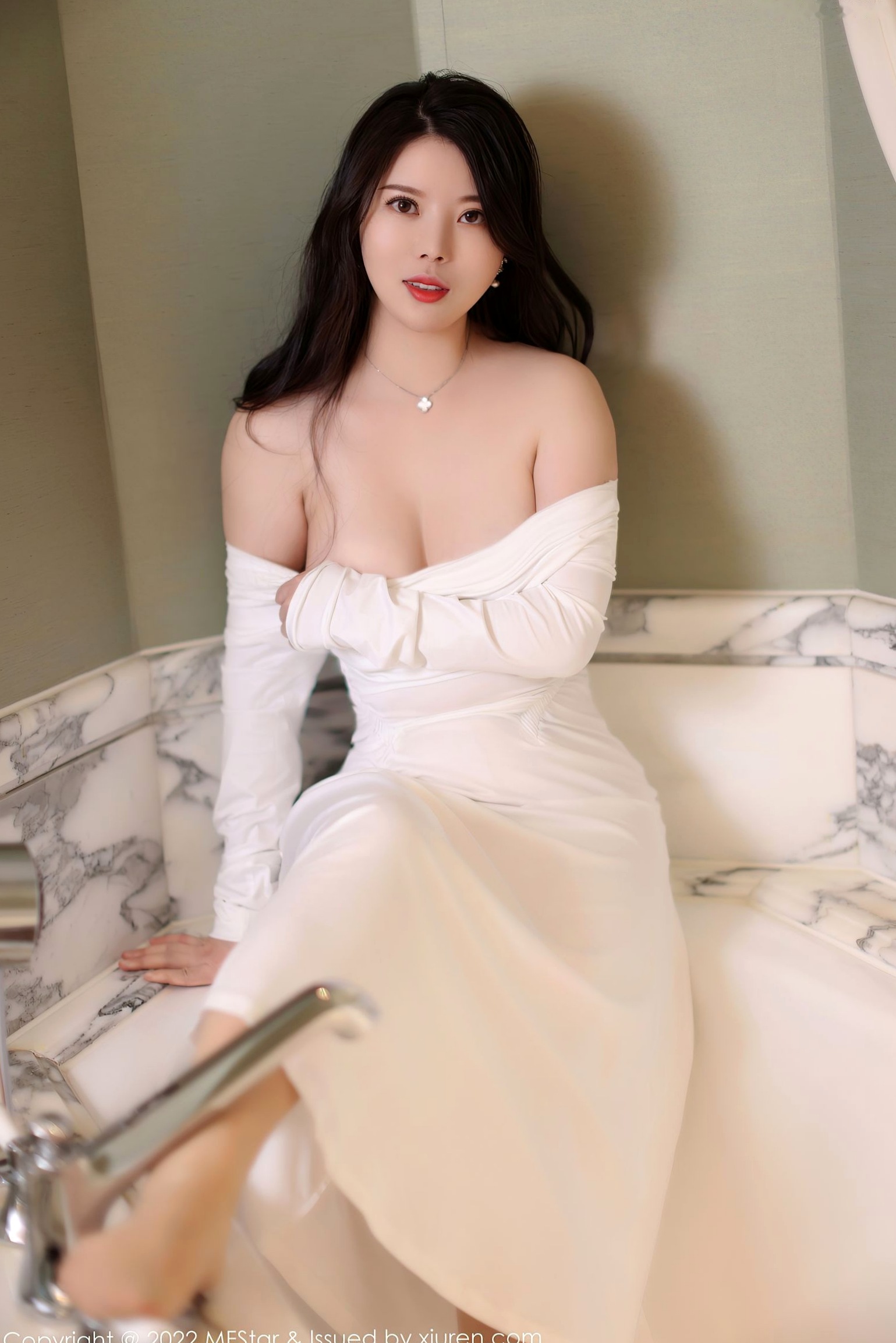 Gallery - MFStar模范学院：白茹雪酒店私房写真，纯白紧身长裙展现迷人曲线与丝滑肌肤，性感浴室内释放无限诱惑模范学院性感浴室私房照丝袜女神 白茹雪女神私房照_秀色女神 - image 21