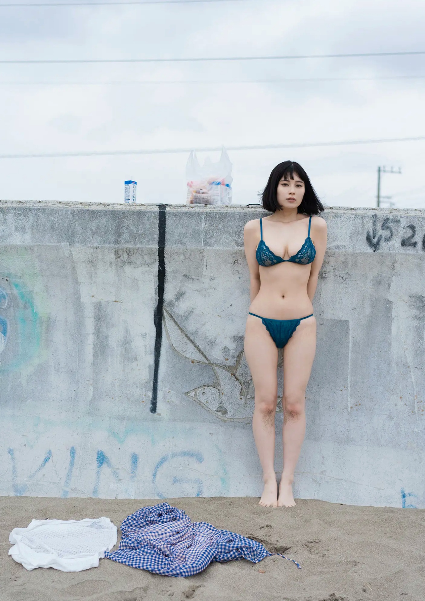 大久保桜子 - Gテレデジタル！[44P] 海边沙滩黄色比基尼性感清纯写真