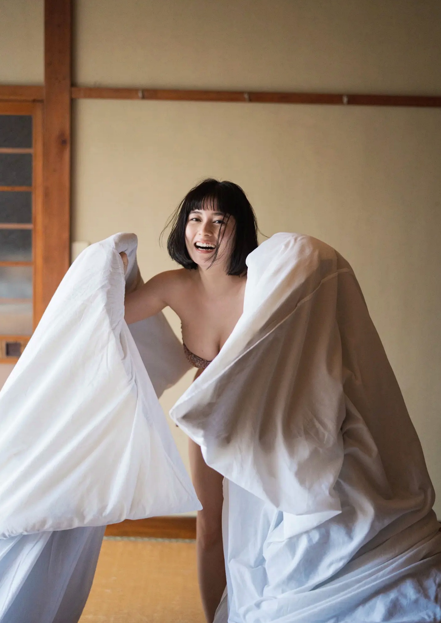 大久保桜子 - Gテレデジタル！[44P] 海边沙滩黄色比基尼性感清纯写真