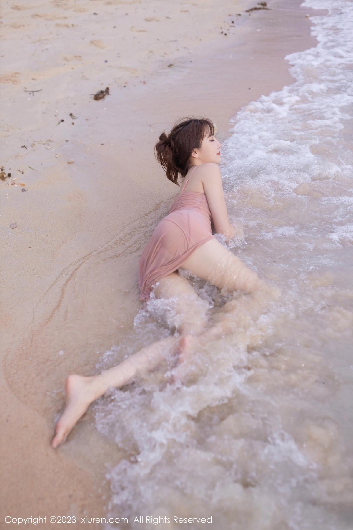 [XiuRen]高清写真图 2023.10.12 No.7501 陆萱萱 美腿丝袜
