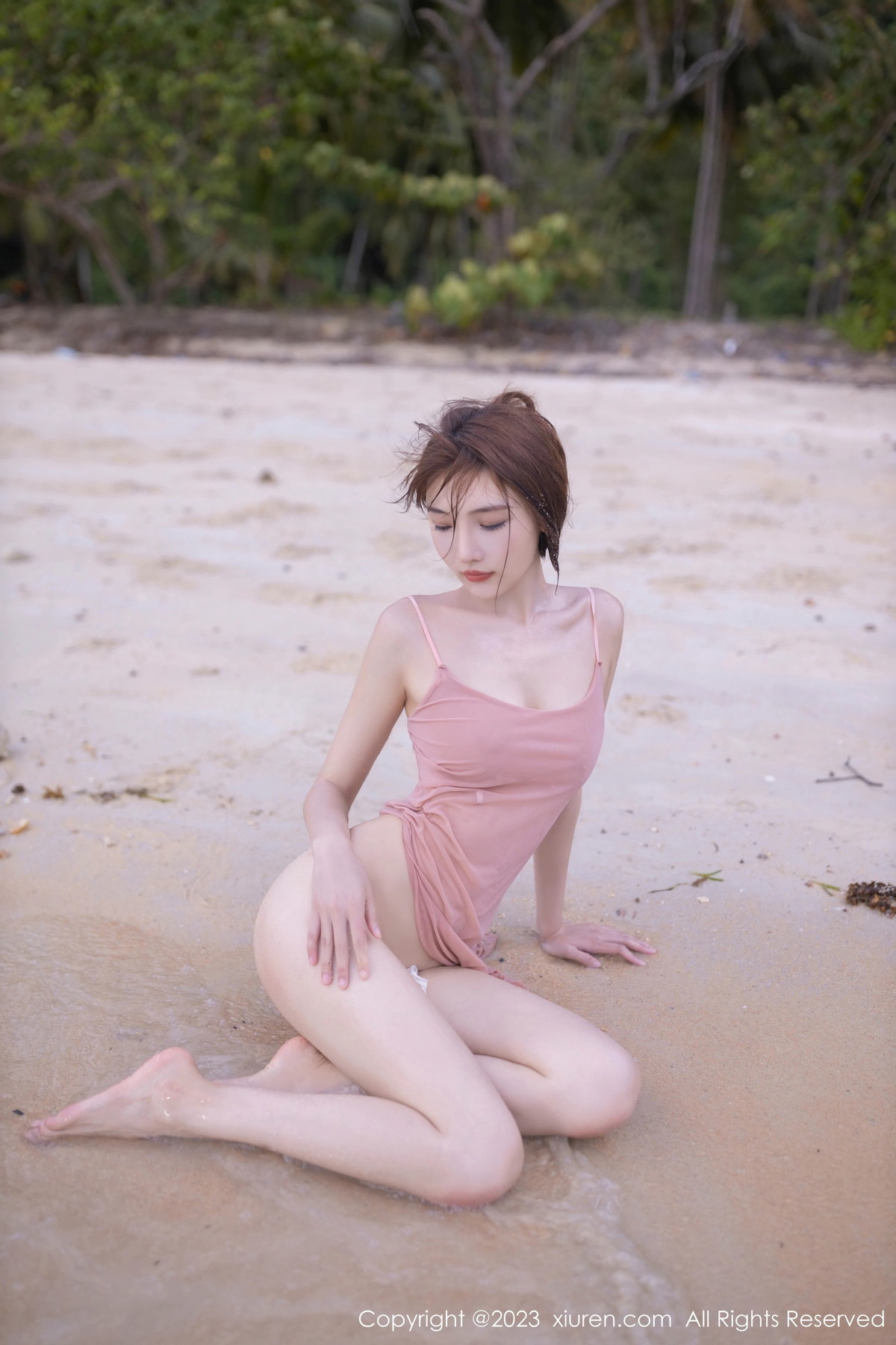 [XiuRen]高清写真图 2023.10.12 No.7501 陆萱萱 美腿丝袜