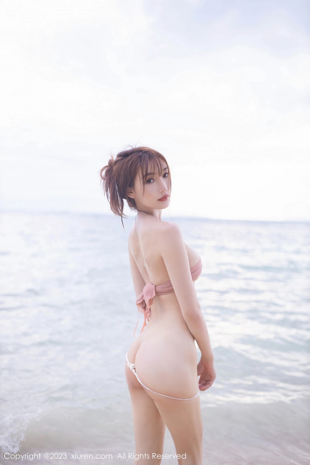 [XiuRen]高清写真图 2023.10.12 No.7501 陆萱萱 美腿丝袜