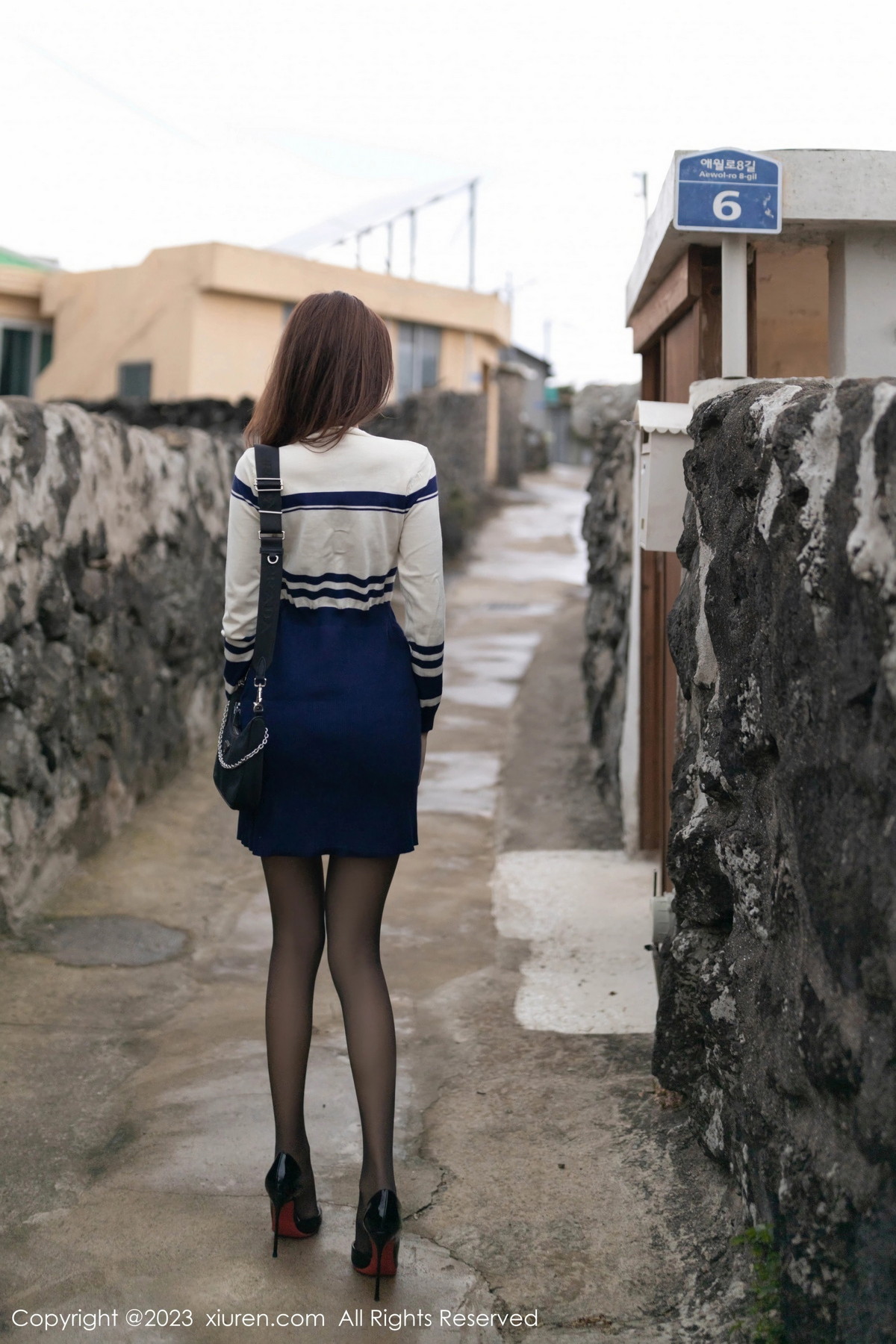 [XiuRen]高清写真图 2023.11.02 No.7606 陆萱萱 黑丝美腿