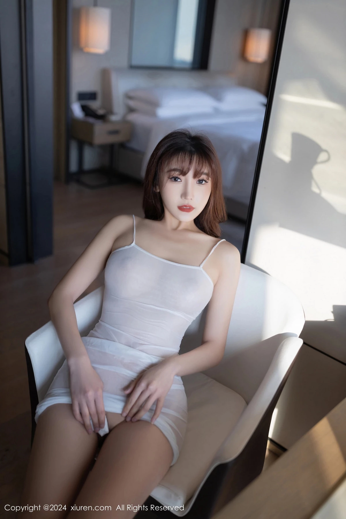 [XiuRen]高清写真图 2024.02.22 No.8131 陆萱萱 美腿性感