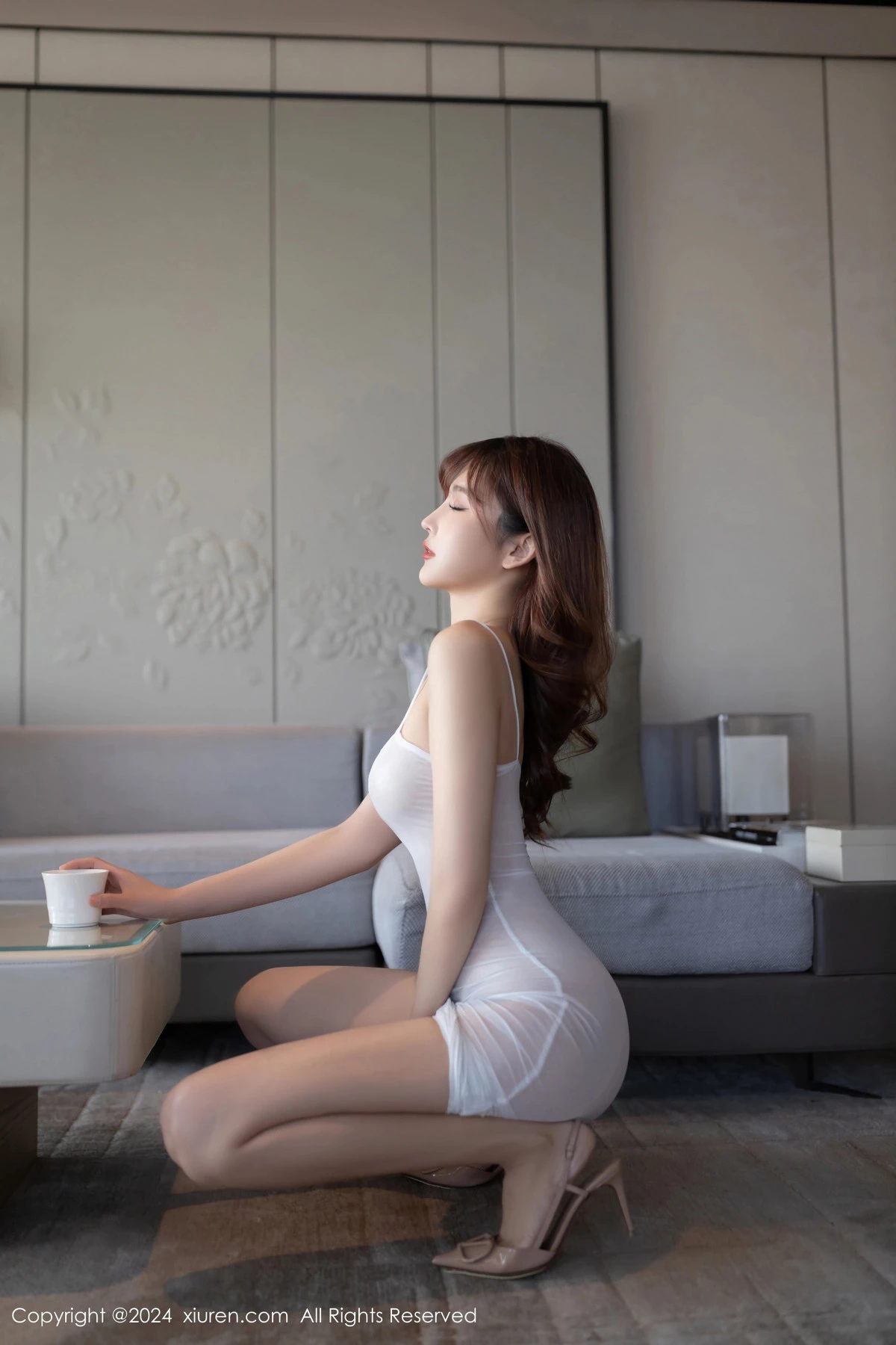 [XiuRen]高清写真图 2024.02.22 No.8131 陆萱萱 美腿性感