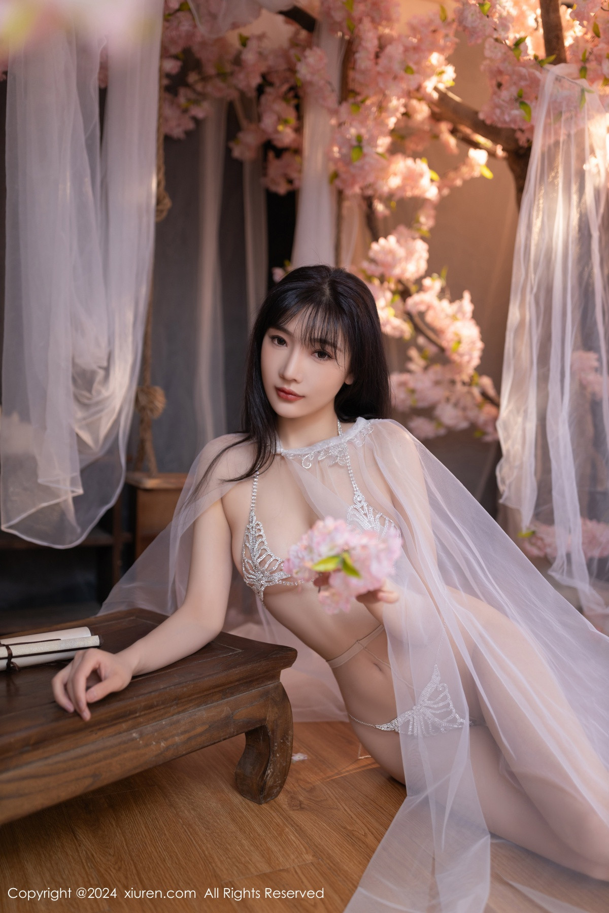 [XiuRen]高清写真图 2024.07.04 No.8807 陆萱萱 性感美腿
