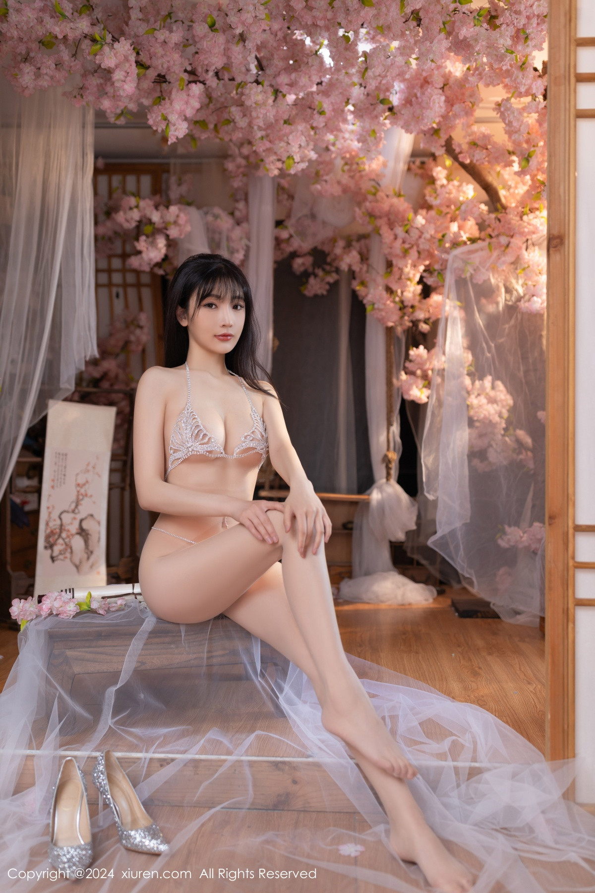 [XiuRen]高清写真图 2024.07.04 No.8807 陆萱萱 性感美腿