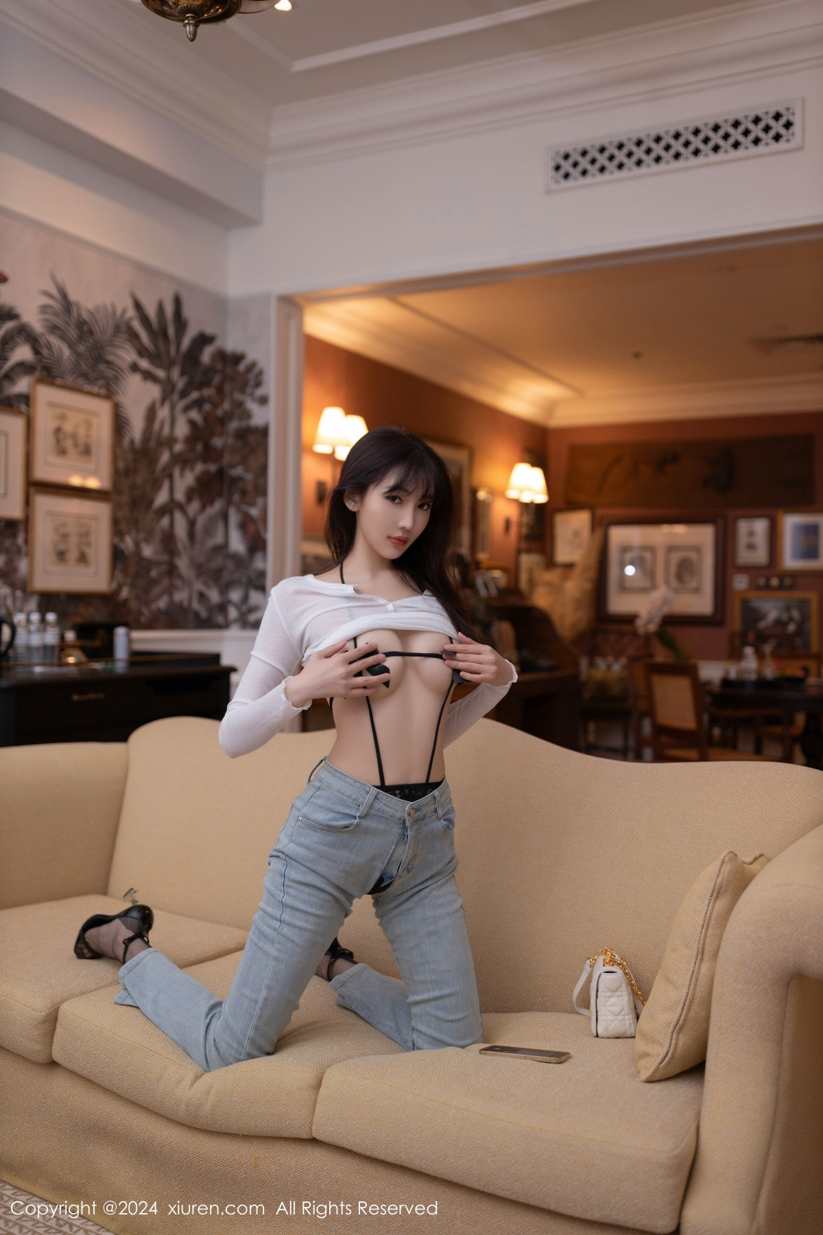 [XiuRen]高清写真图 2024.09.05 No.9118 陆萱萱 美腿黑丝