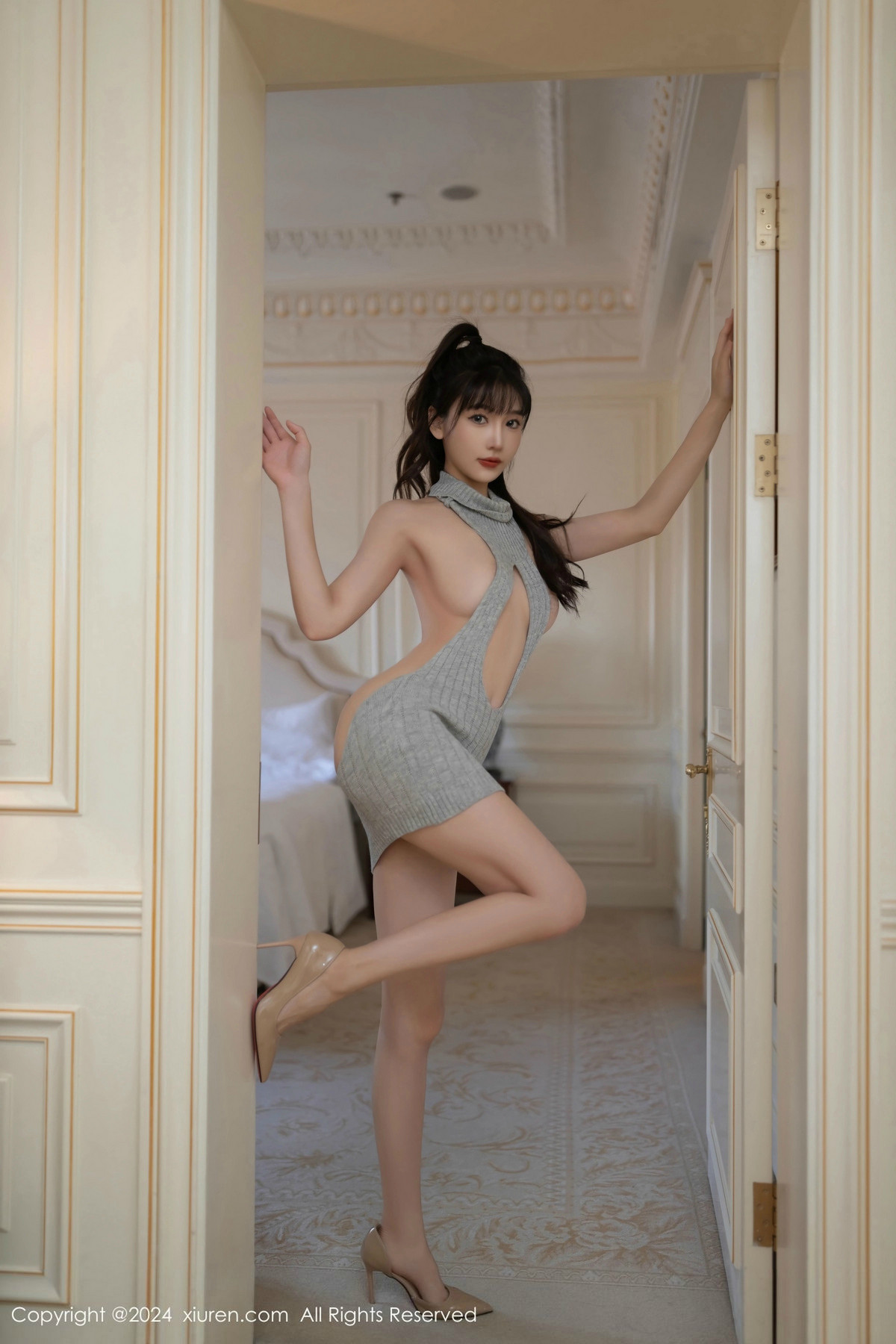 [XiuRen]高清写真图 2024.11.07 No.9413 陆萱萱 丝袜美腿