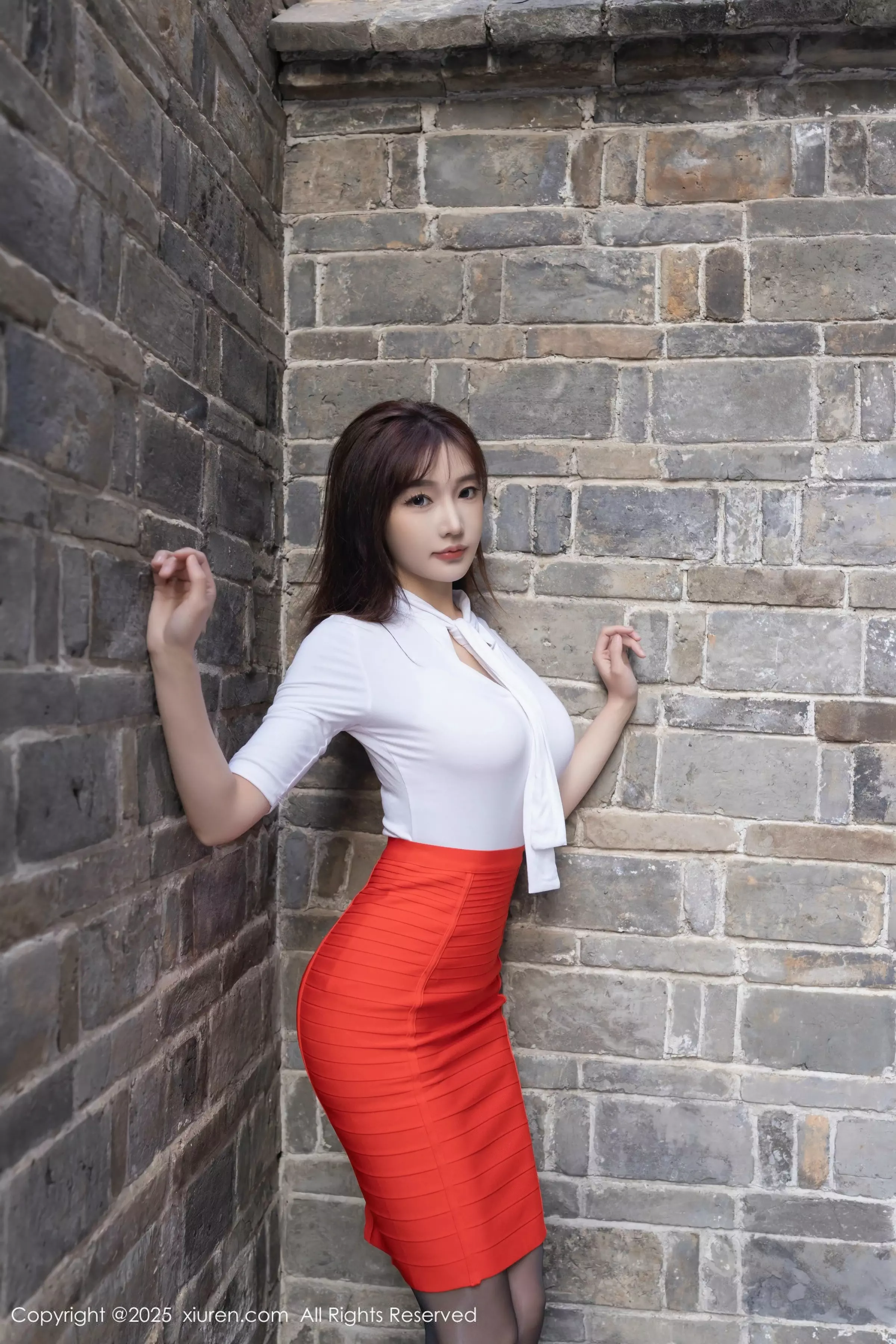 [XiuRen]高清写真图 2025.03.13 No.10014 陆萱萱 美腿黑丝