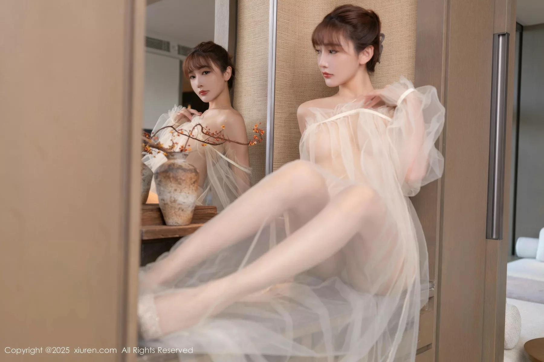 [XiuRen]高清写真图 2025.10.23 No.10903 陆萱萱 轻透白纱