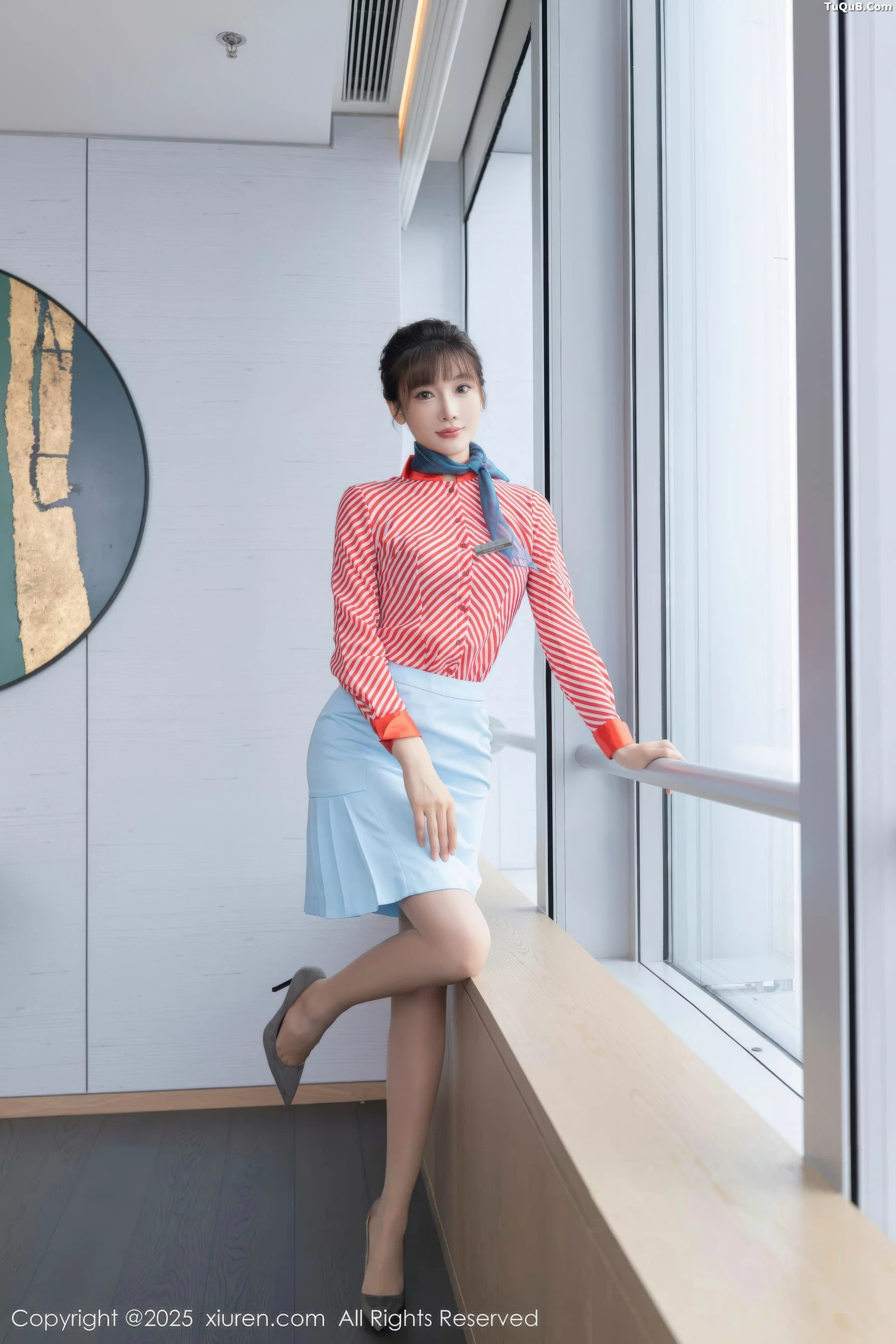 [XiuRen]高清写真图 2025.10.30 No.10932 陆萱萱 性感制服