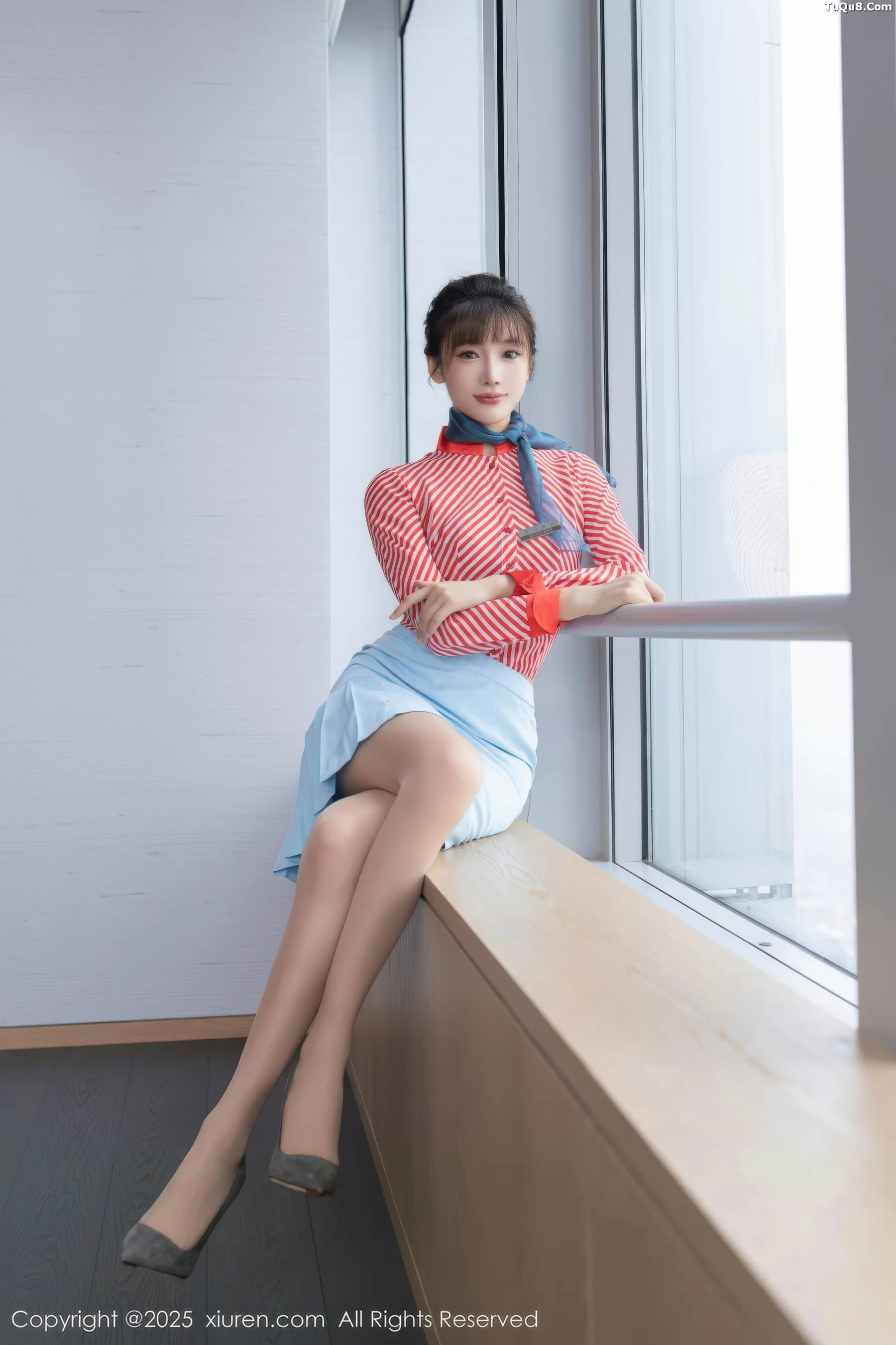[XiuRen]高清写真图 2025.10.30 No.10932 陆萱萱 性感制服