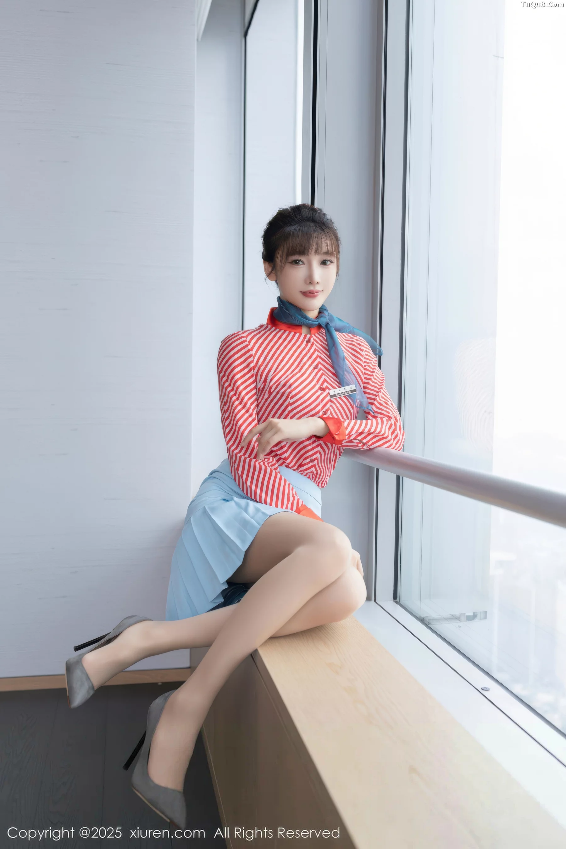 [XiuRen]高清写真图 2025.10.30 No.10932 陆萱萱 性感制服