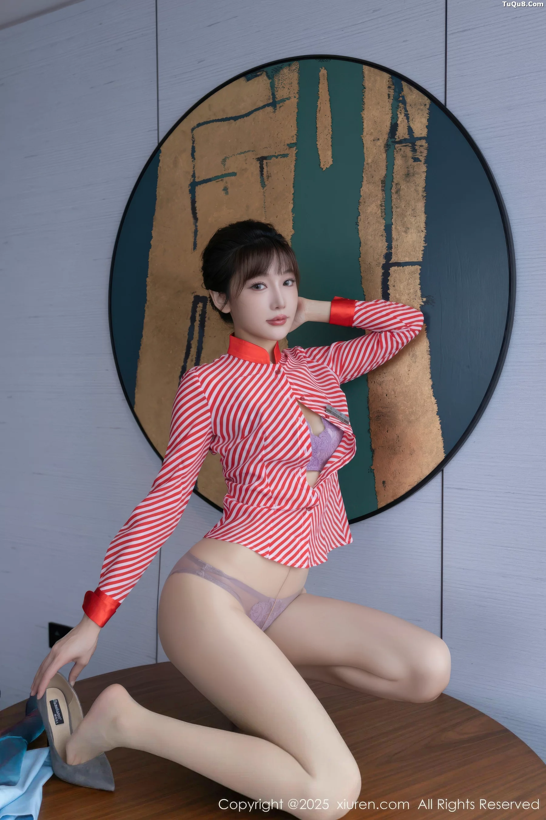 [XiuRen]高清写真图 2025.10.30 No.10932 陆萱萱 性感制服