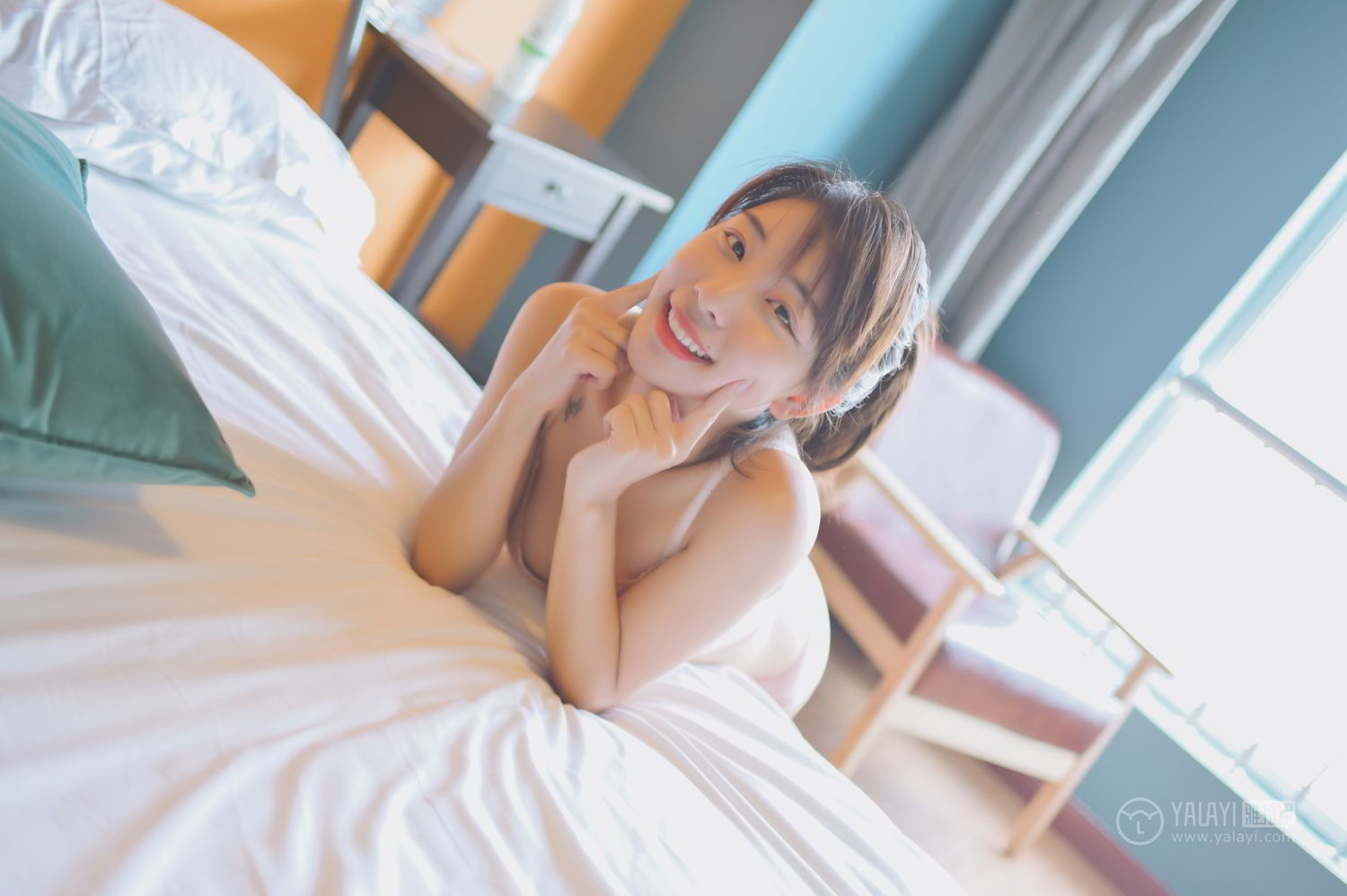 [YALAYI雅拉伊]高清写真图 2019.07.14 Vol.338 你笑起来真好看 俞青青
