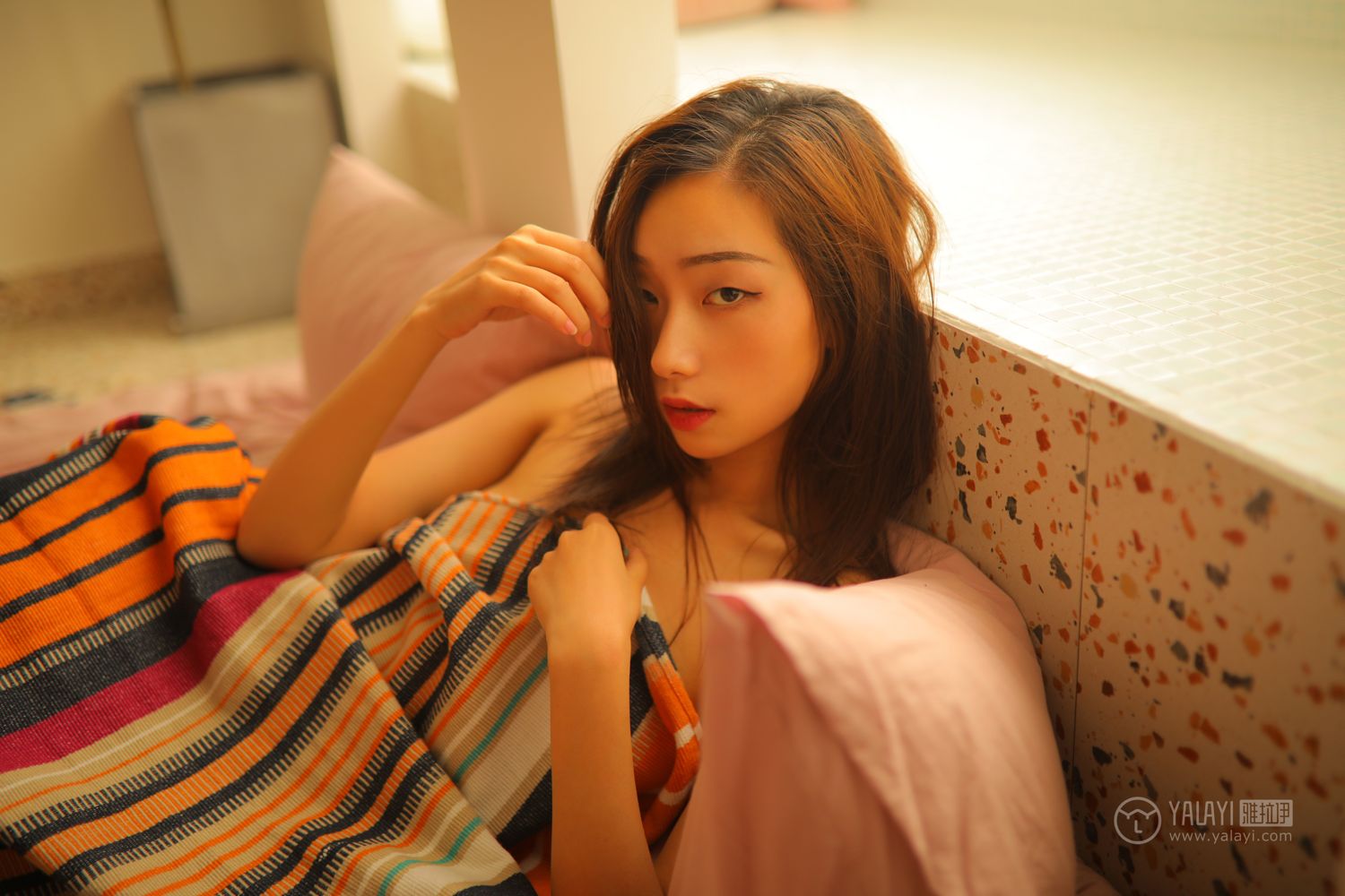 [YALAYI雅拉伊]高清写真图 2019.07.21 Vol.345 慵懒双人床 晓琪