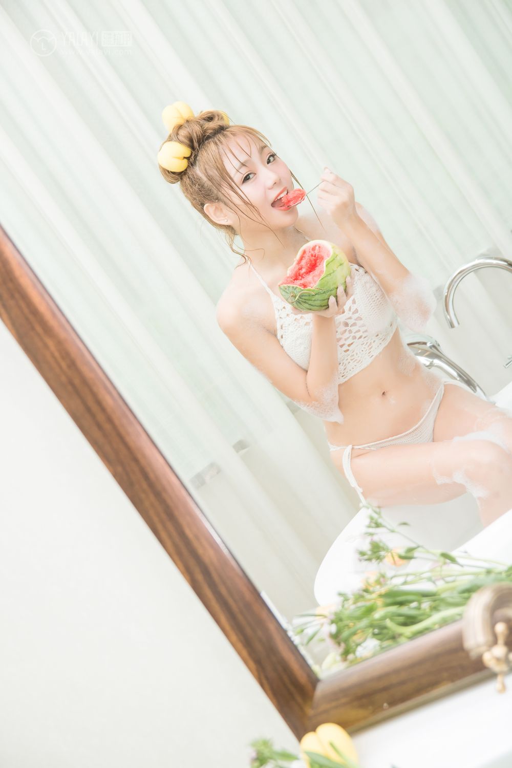 [YALAYI雅拉伊]高清写真图 2018.09.26 No.352 萝莉少女 泡泡浴