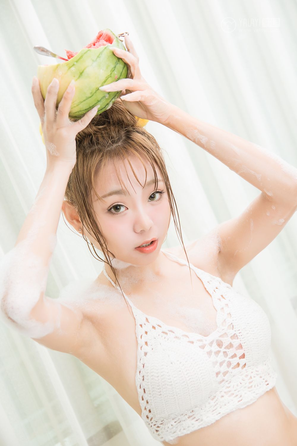 [YALAYI雅拉伊]高清写真图 2018.09.26 No.352 萝莉少女 泡泡浴