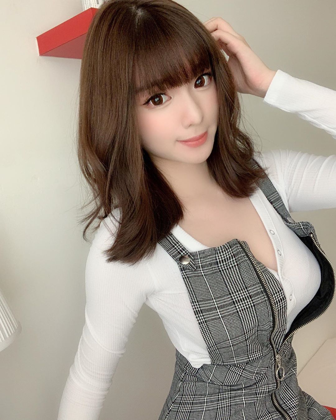 言情小说般梦幻！大马童颜妹「Amy香儿」傲人上围藏不住