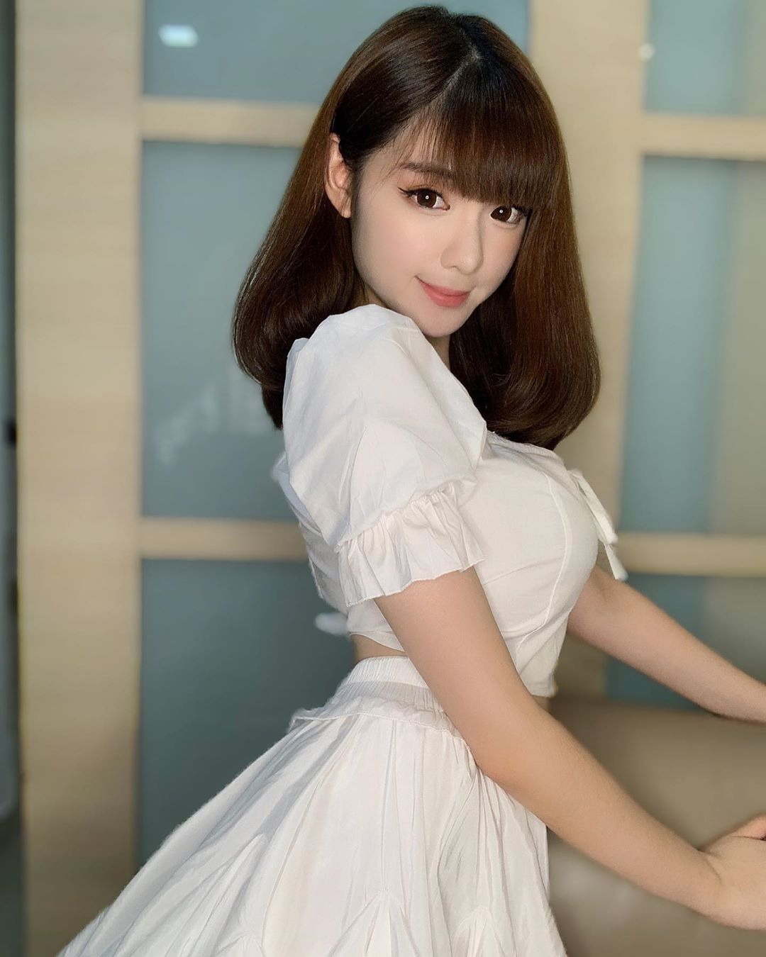 言情小说般梦幻！大马童颜妹「Amy香儿」傲人上围藏不住