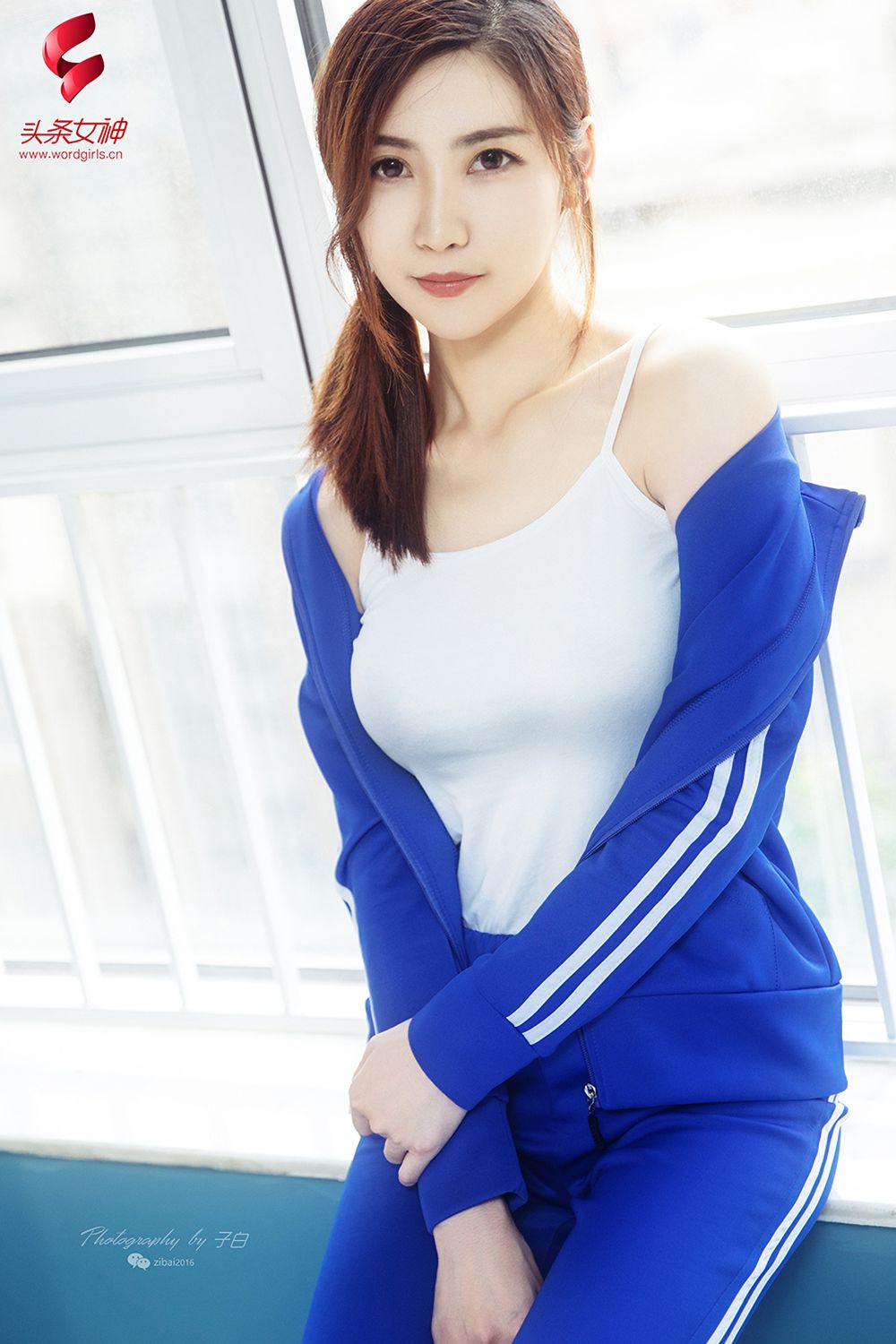 [TouTiao头条女神]高清写真图 2019.08.12 校园的早晨 舒文