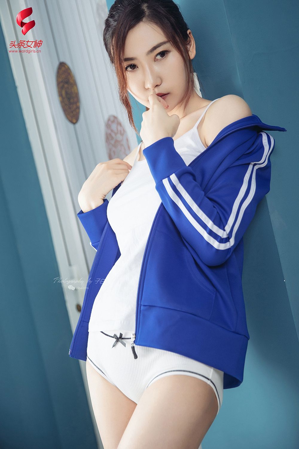 [TouTiao头条女神]高清写真图 2019.08.12 校园的早晨 舒文