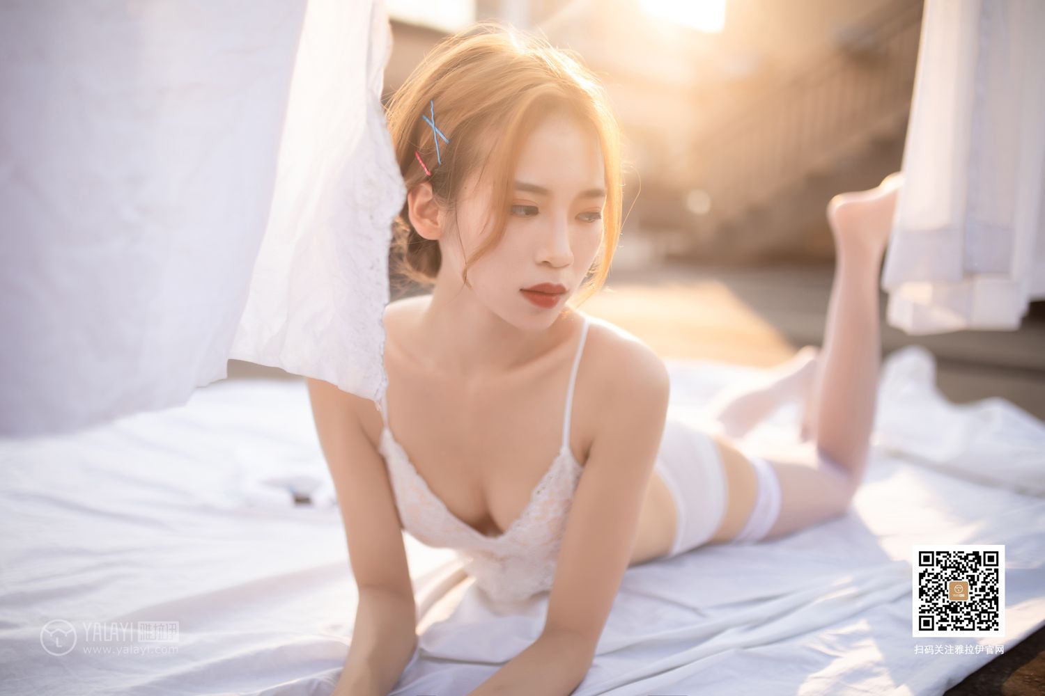 [YALAYI雅拉伊]高清写真图 2019.08.17 Vol.378 天台上的丝语
