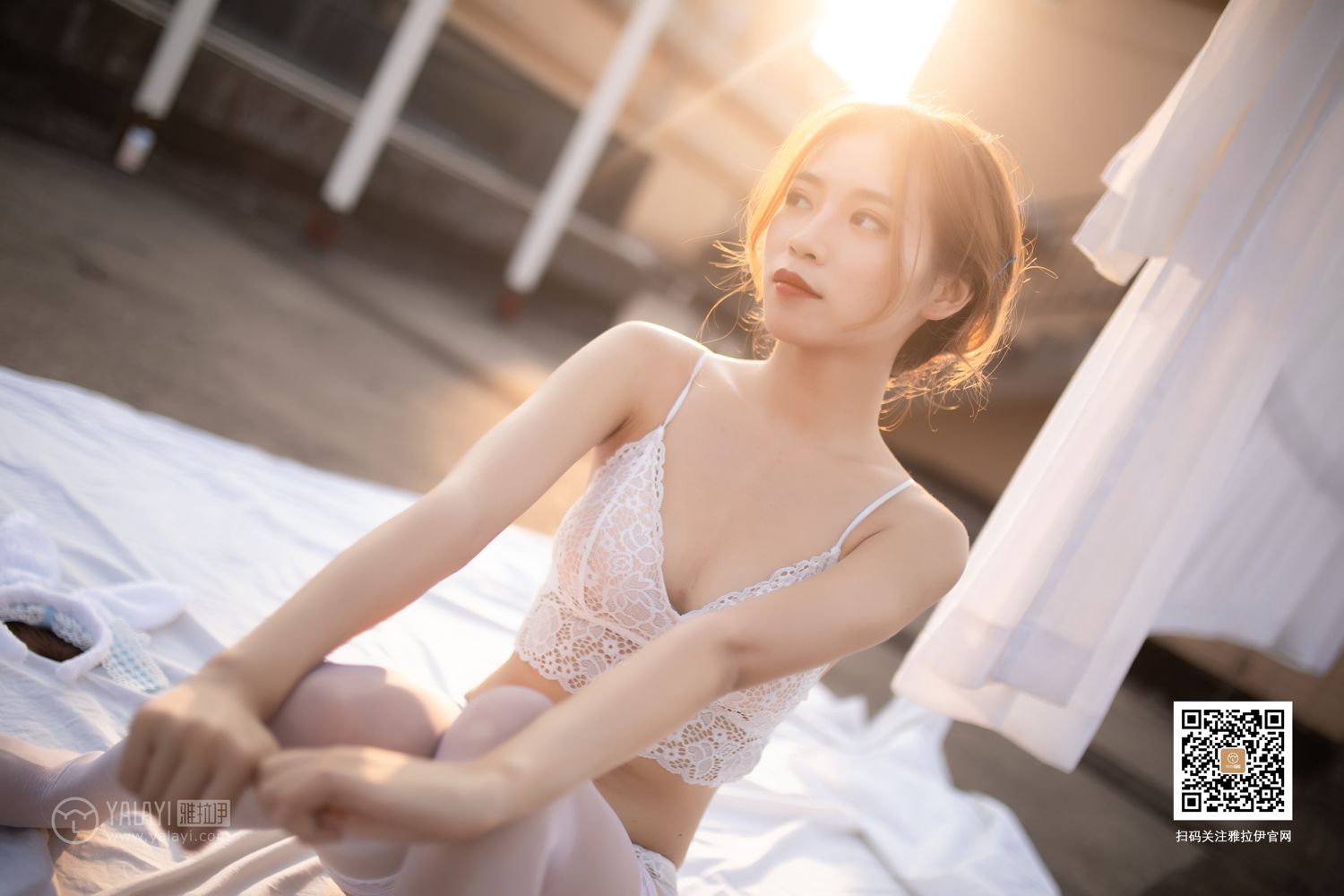[YALAYI雅拉伊]高清写真图 2019.08.17 Vol.378 天台上的丝语