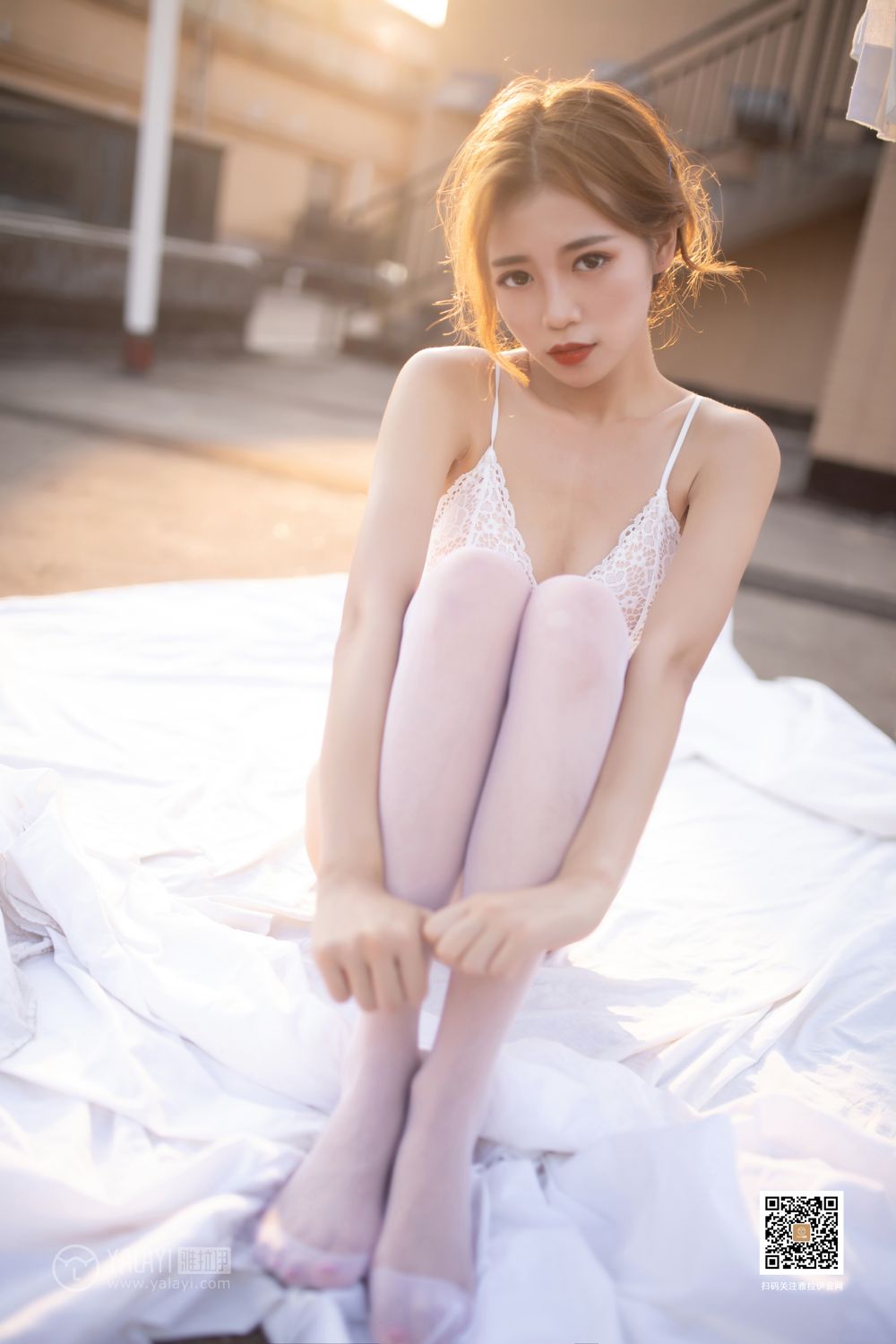[YALAYI雅拉伊]高清写真图 2019.08.17 Vol.378 天台上的丝语