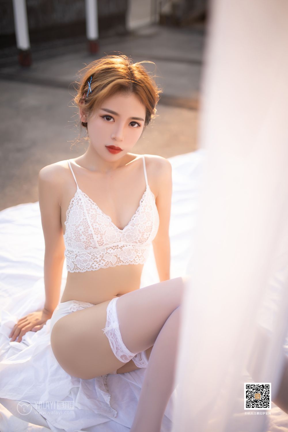 [YALAYI雅拉伊]高清写真图 2019.08.17 Vol.378 天台上的丝语
