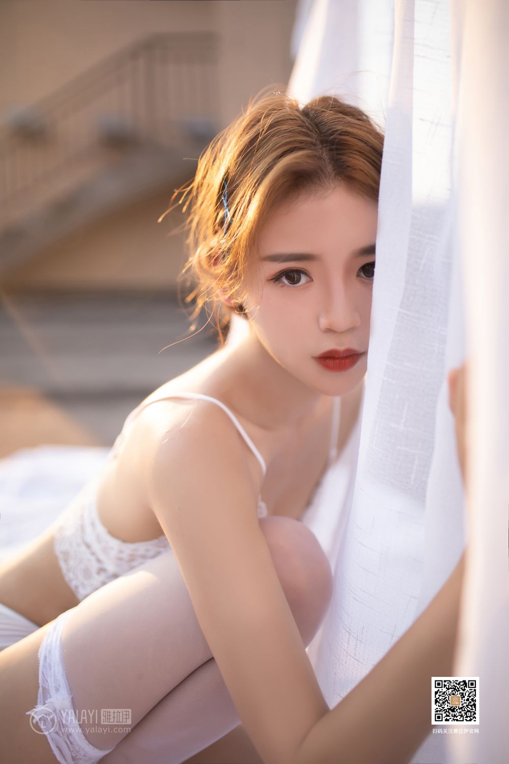 [YALAYI雅拉伊]高清写真图 2019.08.17 Vol.378 天台上的丝语