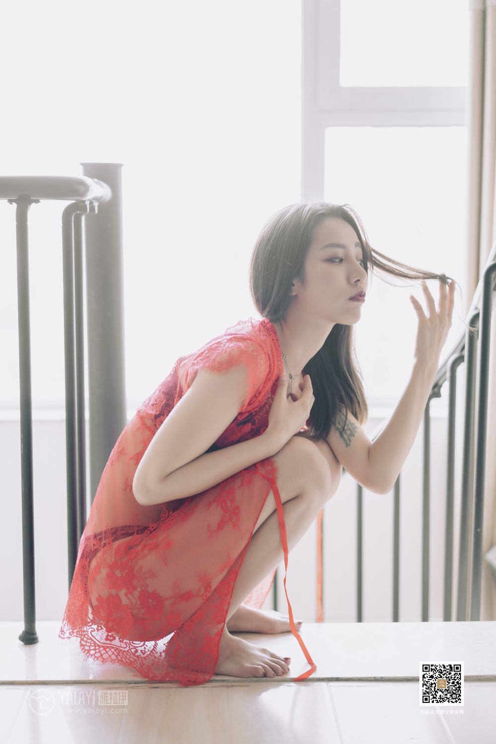 [YALAYI雅拉伊]高清写真图 2019.08.27 No.381 红与黑 芊芊