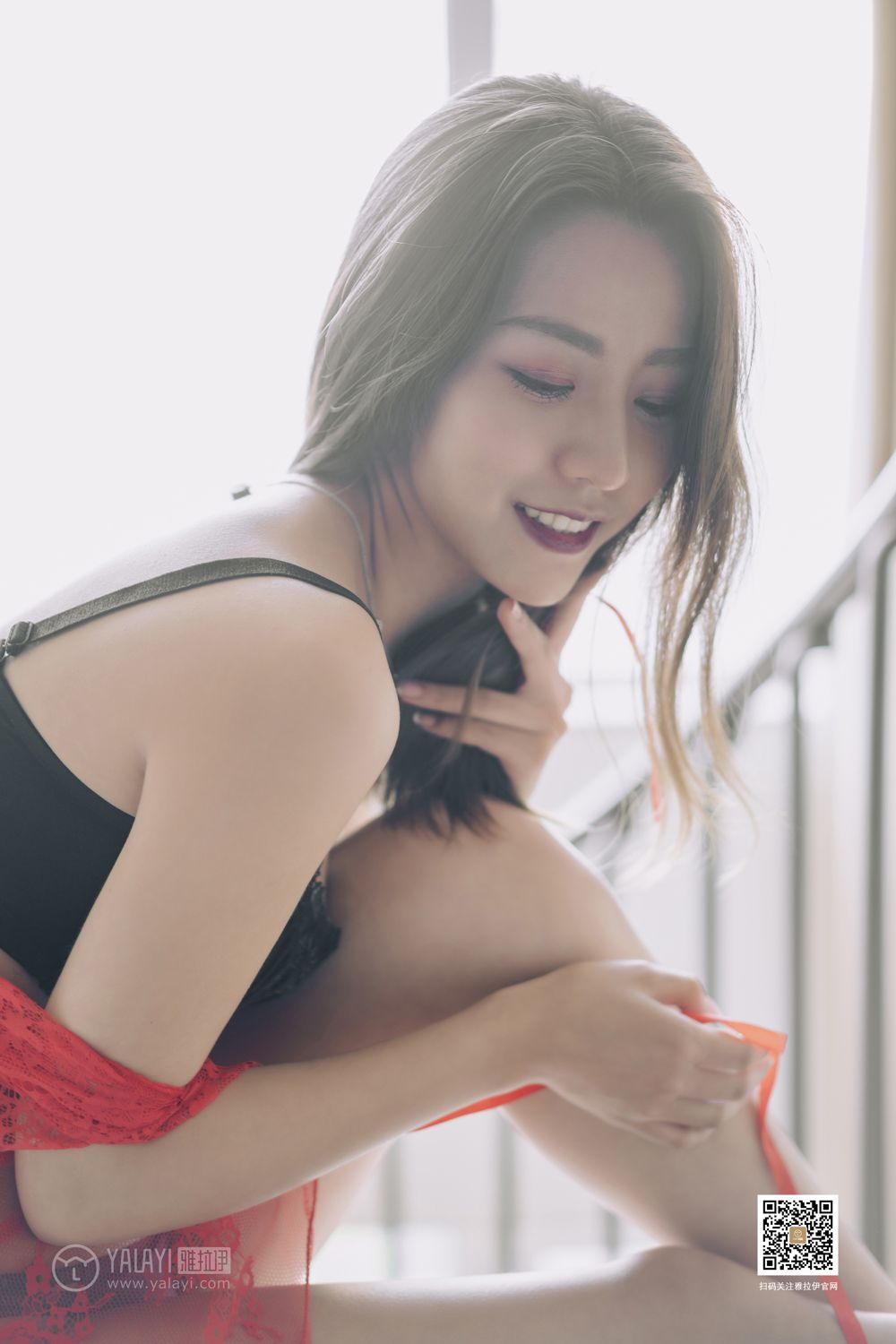 [YALAYI雅拉伊]高清写真图 2019.08.27 No.381 红与黑 芊芊