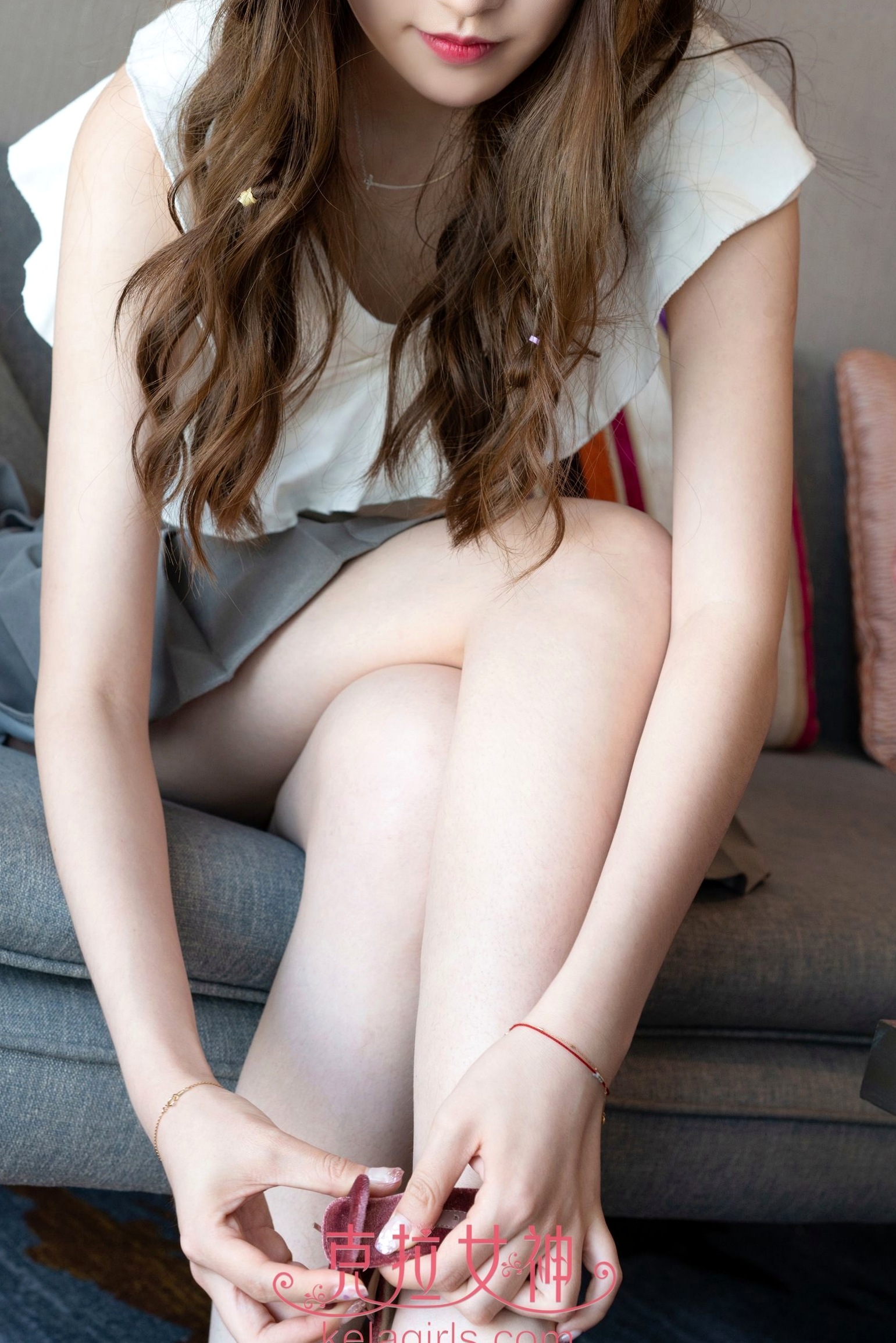 Gallery - KelaGirls克拉女神2019.10.04：芊芊《玉腿横陈》——青春校园风家居私房写真，性感短裙美腿诱惑克拉女神性感美腿家居私房照 芊芊女神私房照_秀色女神 - image 9
