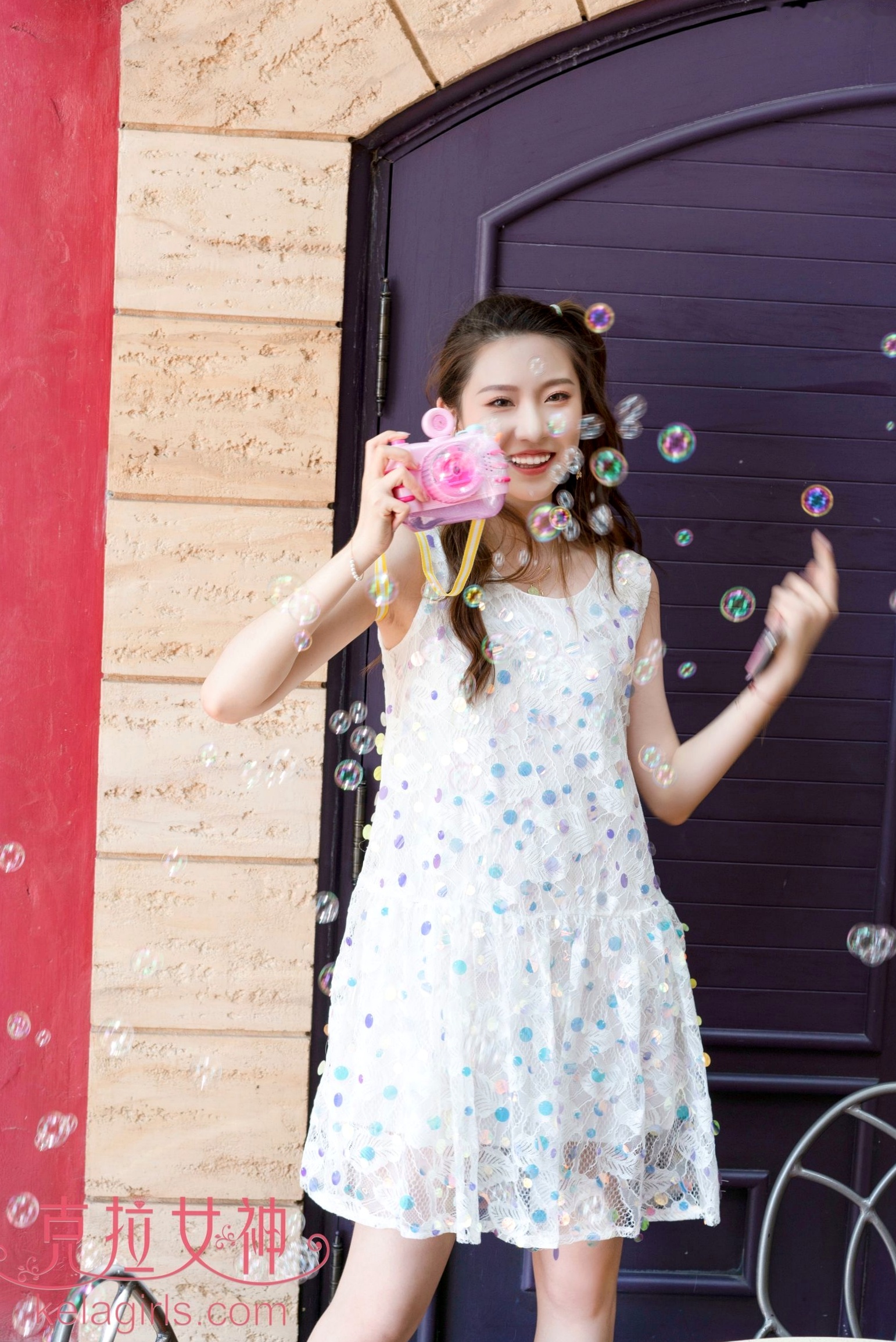 Gallery - KelaGirls克拉女神-芊芊-《梦幻迪士尼》清纯萌系元气少女户外旅拍清纯萌系克拉女神治愈系 芊芊女神私房照_秀色女神 - image 6