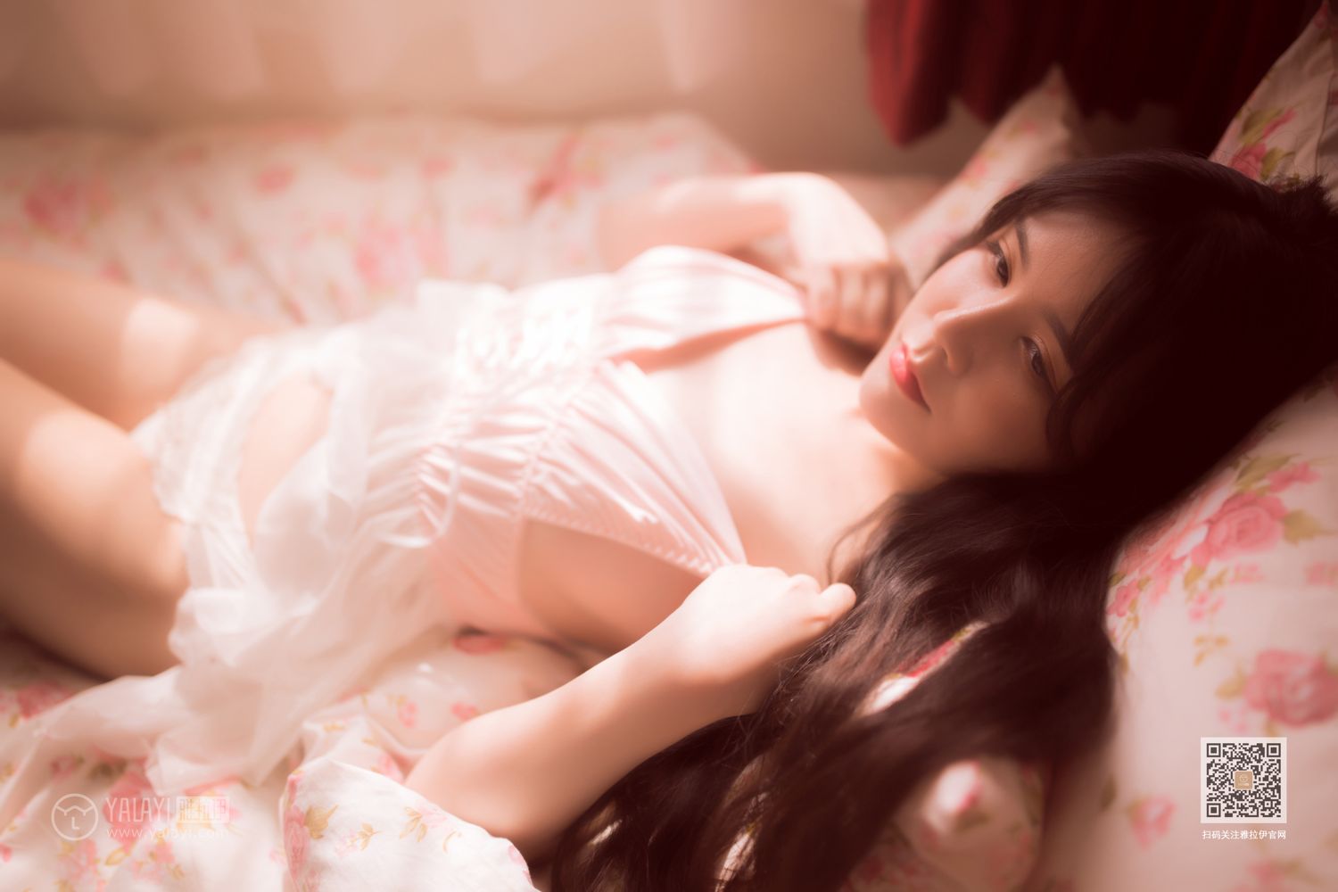 [YALAYI雅拉伊]高清写真图 2019.09.14 No.406 香床美人儿 香儿