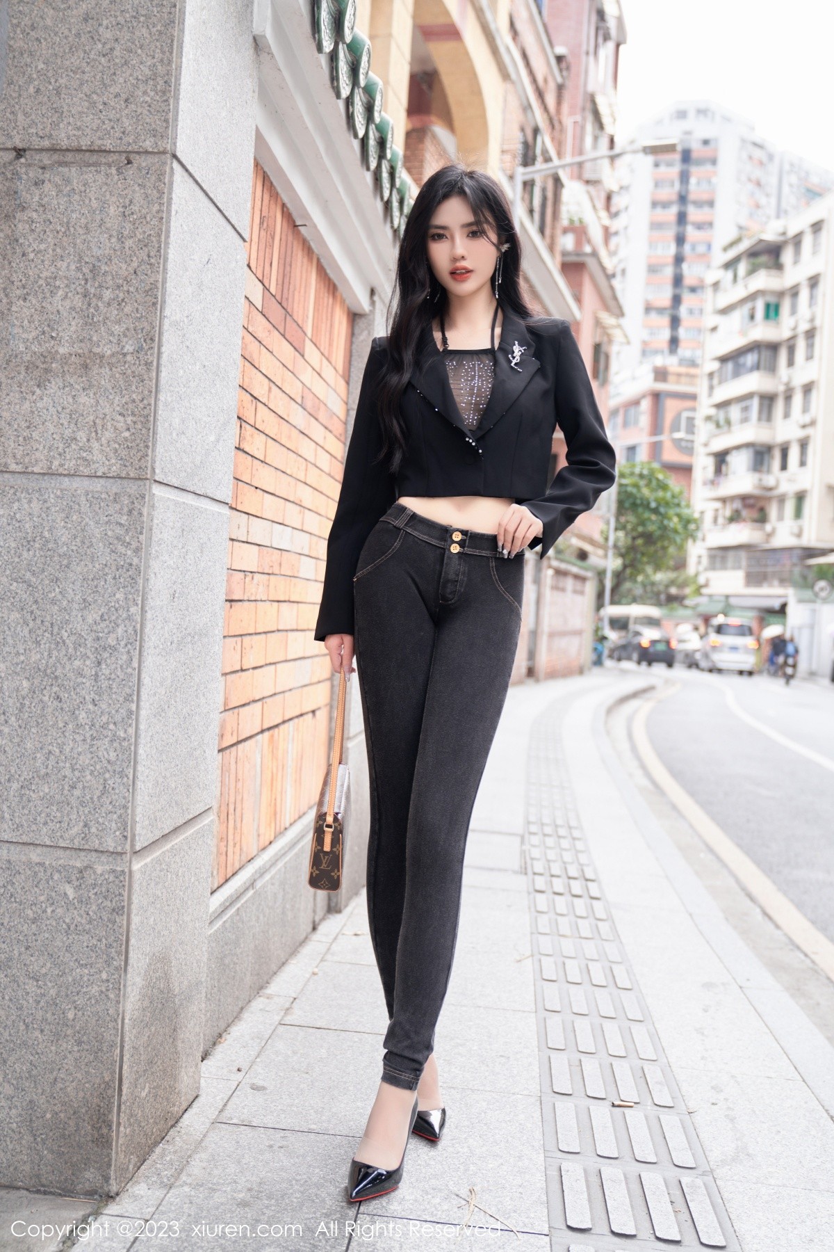 [XiuRen]高清写真图 2023.06.07 No.6874 浅浅Danny 美腿时尚