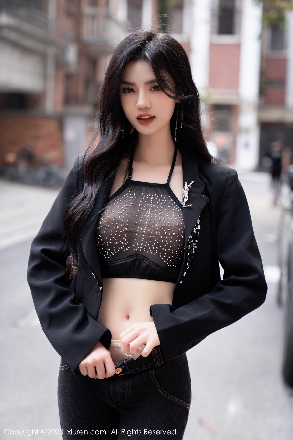 [XiuRen]高清写真图 2023.06.07 No.6874 浅浅Danny 美腿时尚