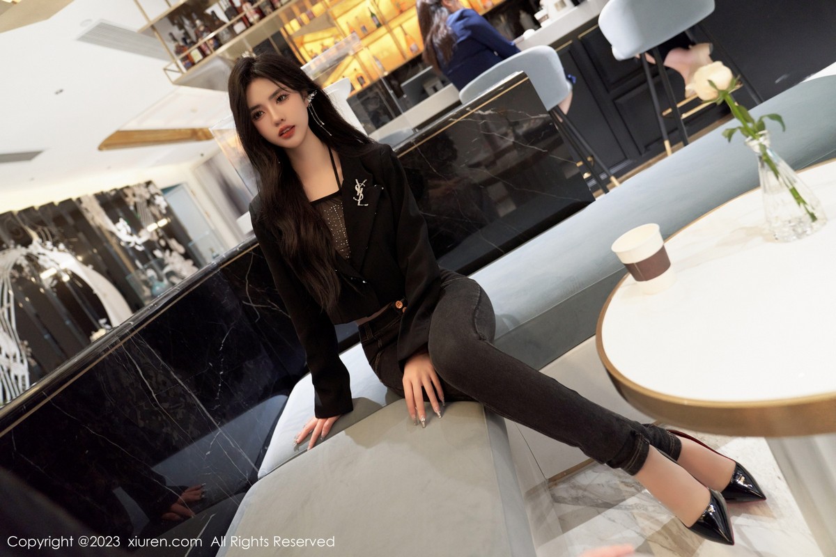 [XiuRen]高清写真图 2023.06.07 No.6874 浅浅Danny 美腿时尚