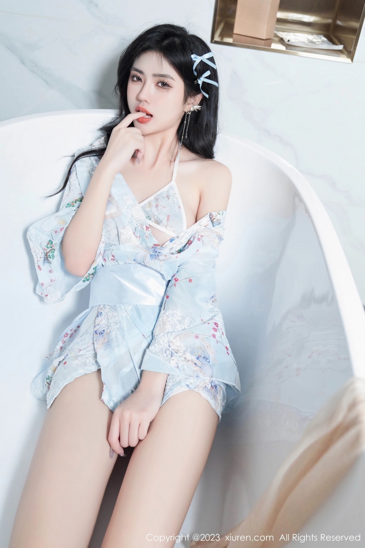 [XiuRen]高清写真图 2023.06.15 No.6924 浅浅Danny 丝袜美腿